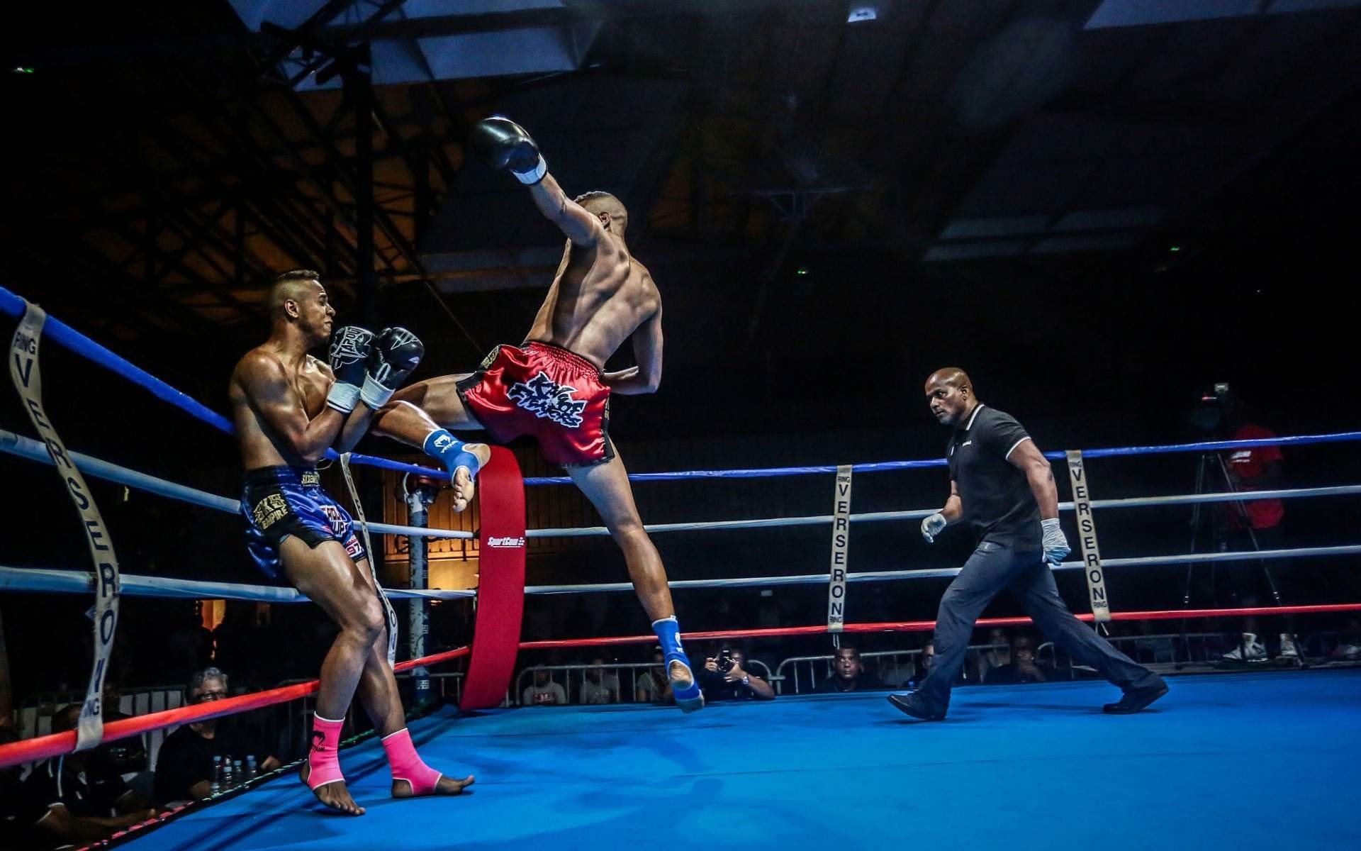 Muay Thai, Powerful kicks, Boxing ring, Fighter's intensity, 1920x1200 HD Desktop