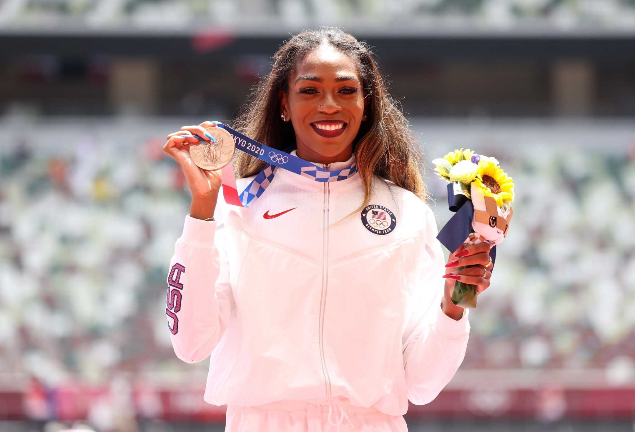 Olympic bronze medal, Raevyn Rogers Wallpaper, 2050x1400 HD Desktop