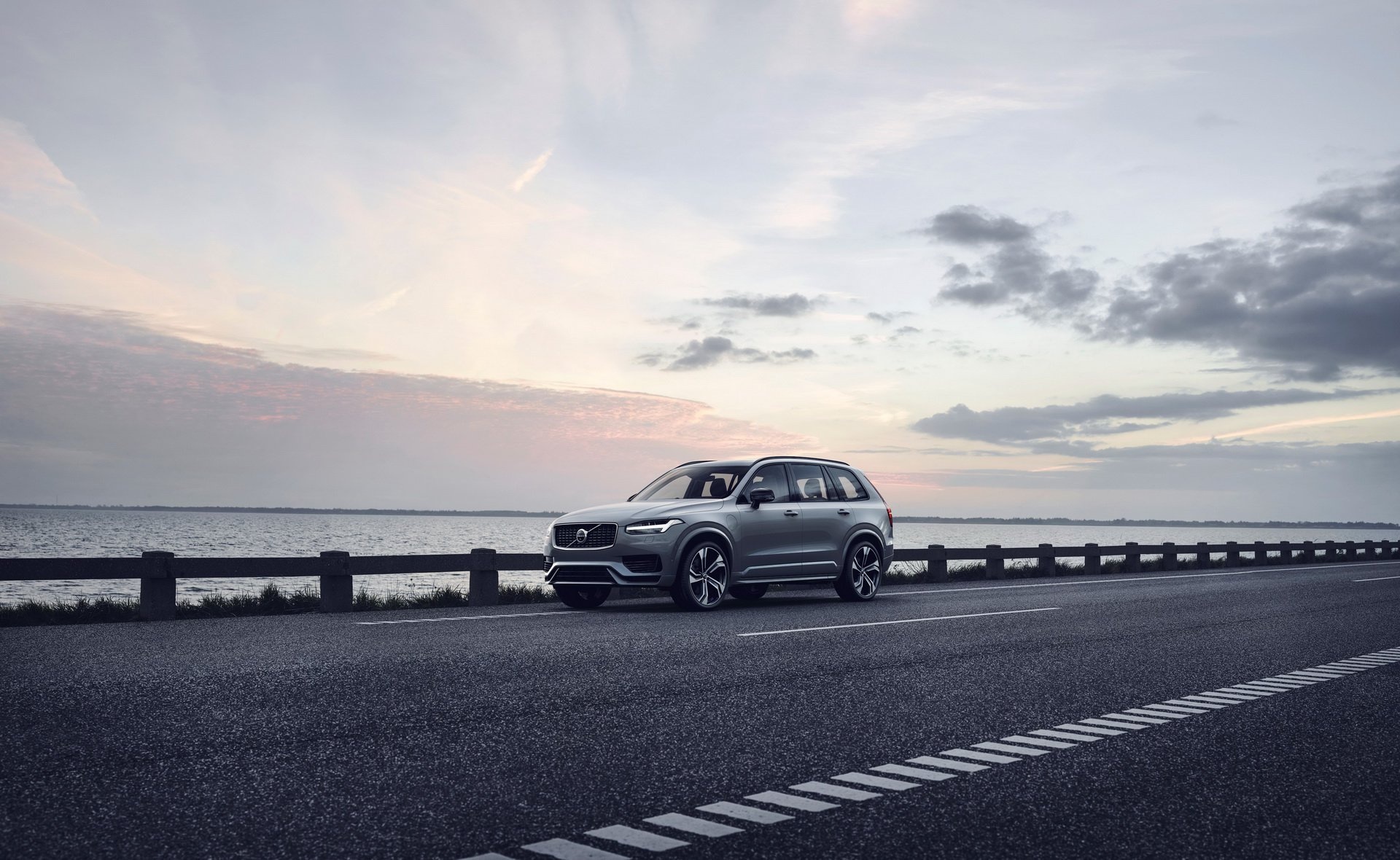 Volvo XC90, Modern luxury, Innovative features, Exquisite craftsmanship, 1920x1180 HD Desktop