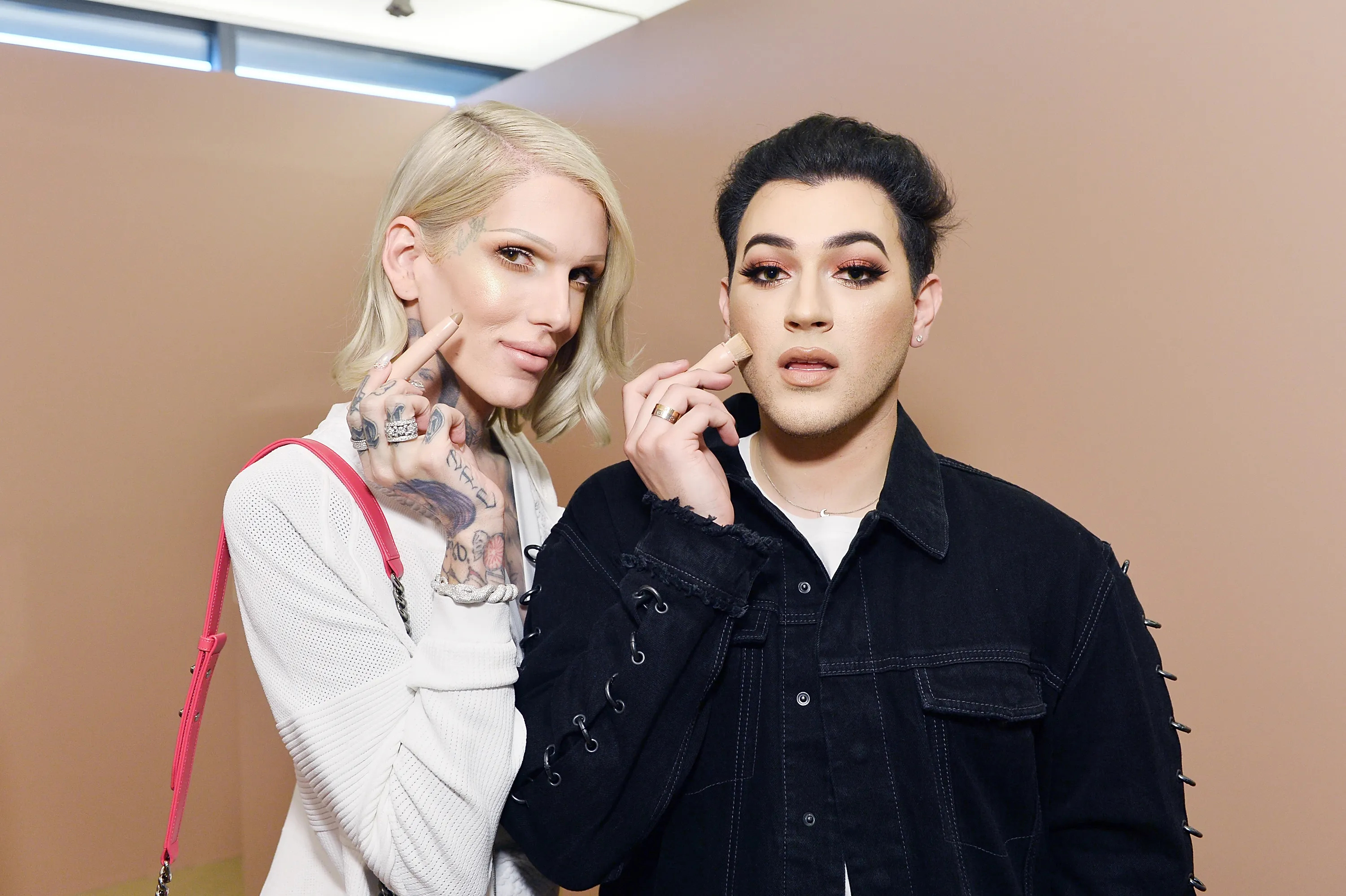 Manny MUA, Beauty drama, Jeffree Star feud, Laura Lee controversy, 3000x2000 HD Desktop