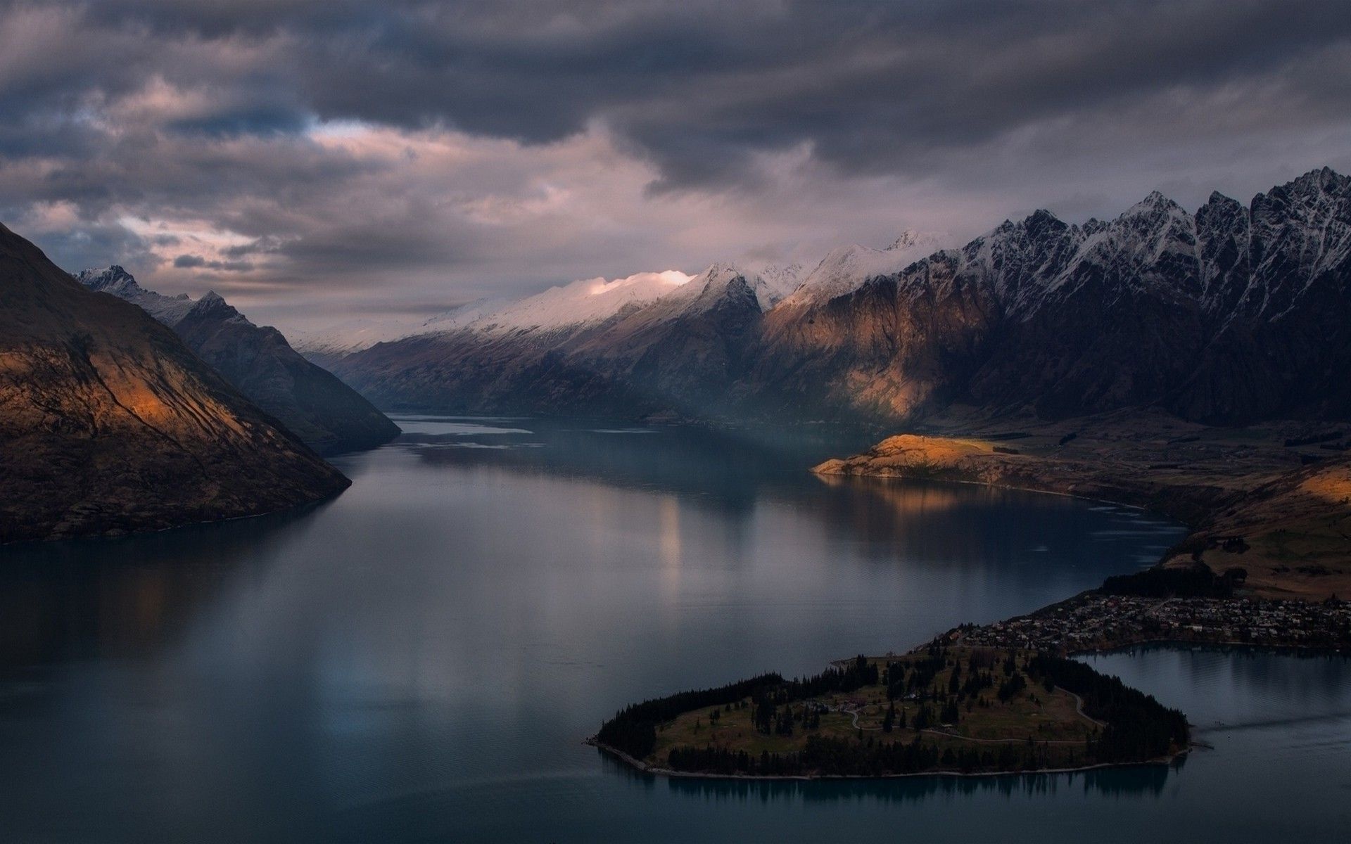 Queenstown, New Zealand, Stunning wallpapers, Adventure capital, Picturesque landscapes, 1920x1200 HD Desktop