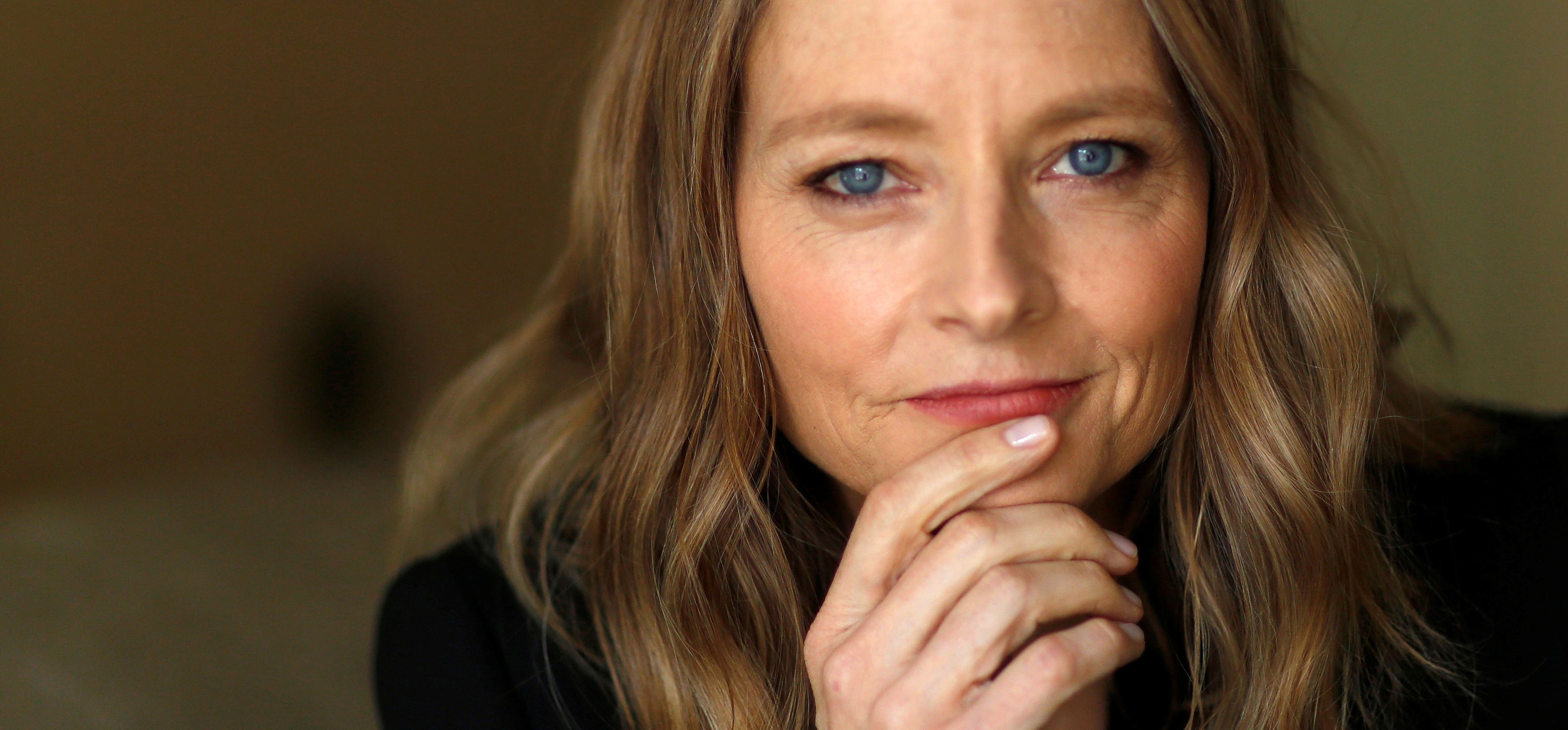 Jodie Foster, Actress, Movie Star, Iconic Performances, 3500x1630 Dual Screen Desktop