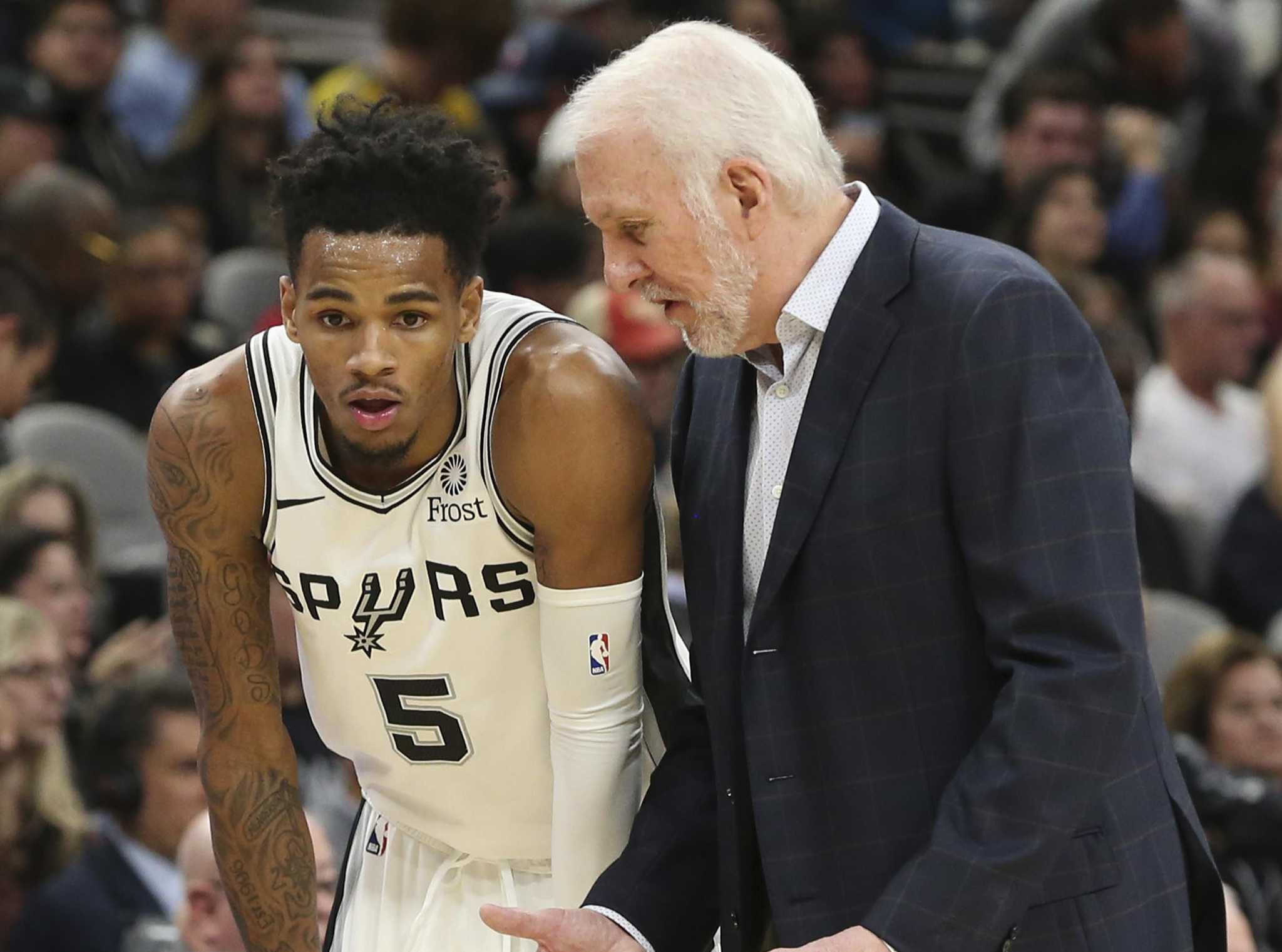 Dejounte Murray, Teammate focus, Moving to bench, San Antonio Spurs, 2050x1530 HD Desktop