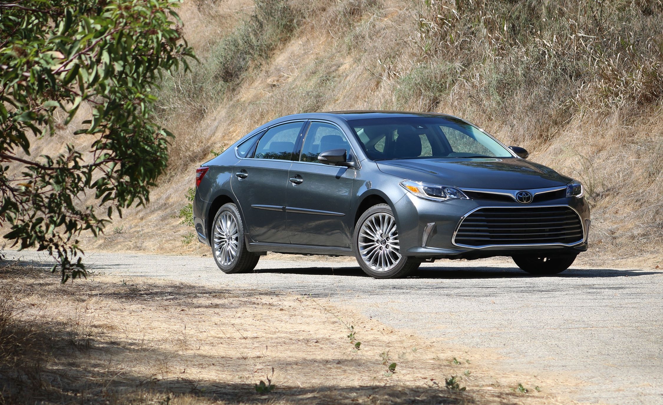 Toyota Avalon, Relaxed fit sedan, 2018 review, Sedan, 2250x1380 HD Desktop