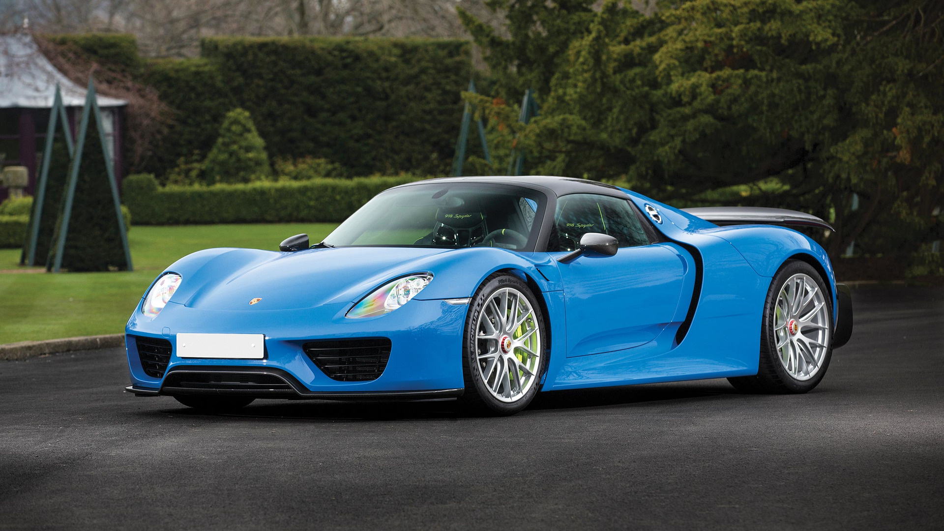 Porsche 918 Spyder, Acid green brake calipers, Manicured estate garden, Full HD Desktop wallpaper