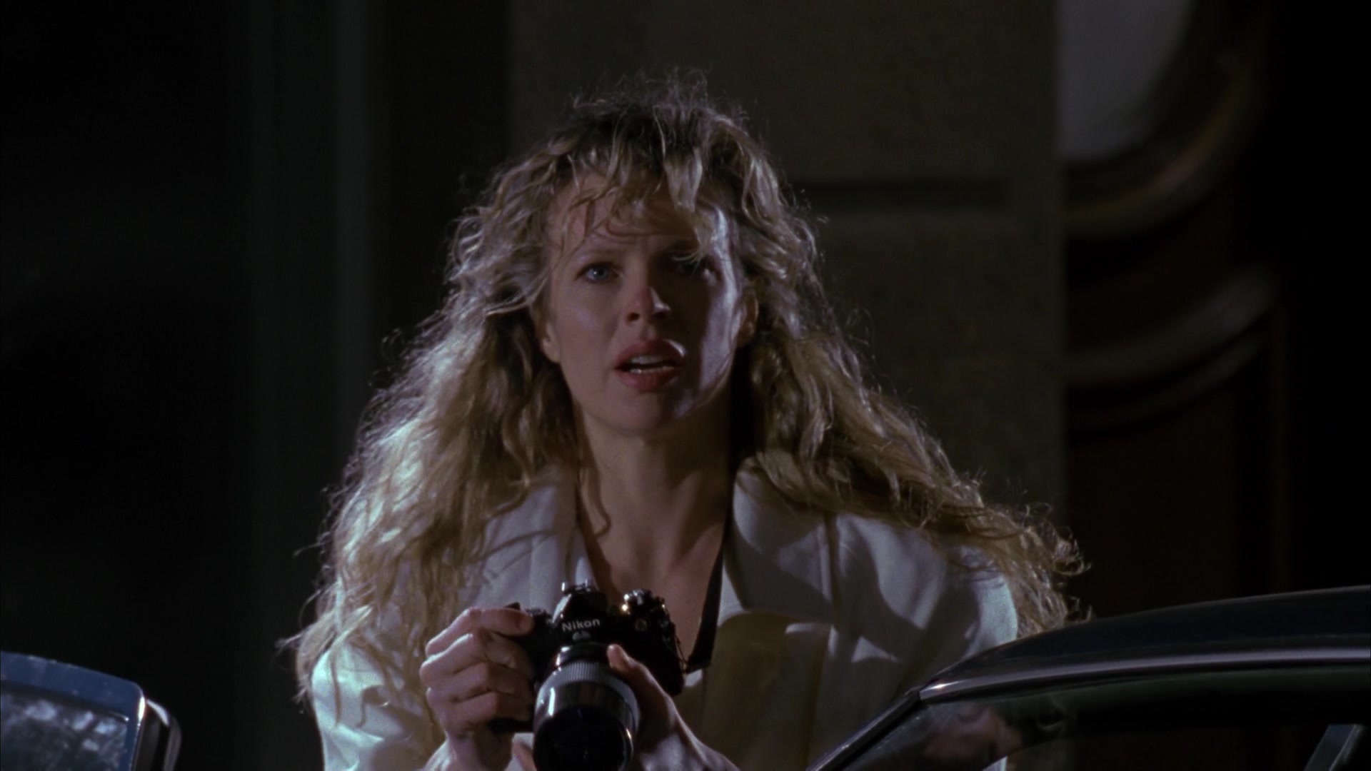 Kim Basinger, Nikon camera, Vicki Vale, Batman 1989, 1920x1080 Full HD Desktop