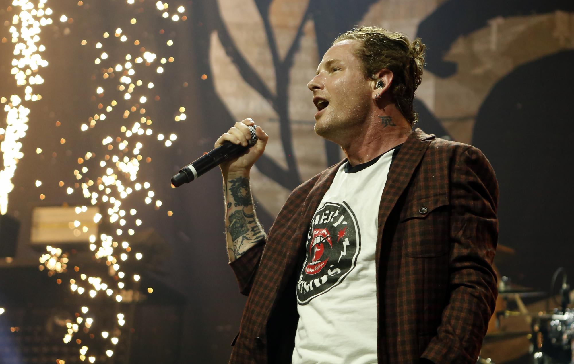 Corey Taylor, Corey Taylor's socially distanced tour, Corey Taylor, 2000x1270 HD Desktop