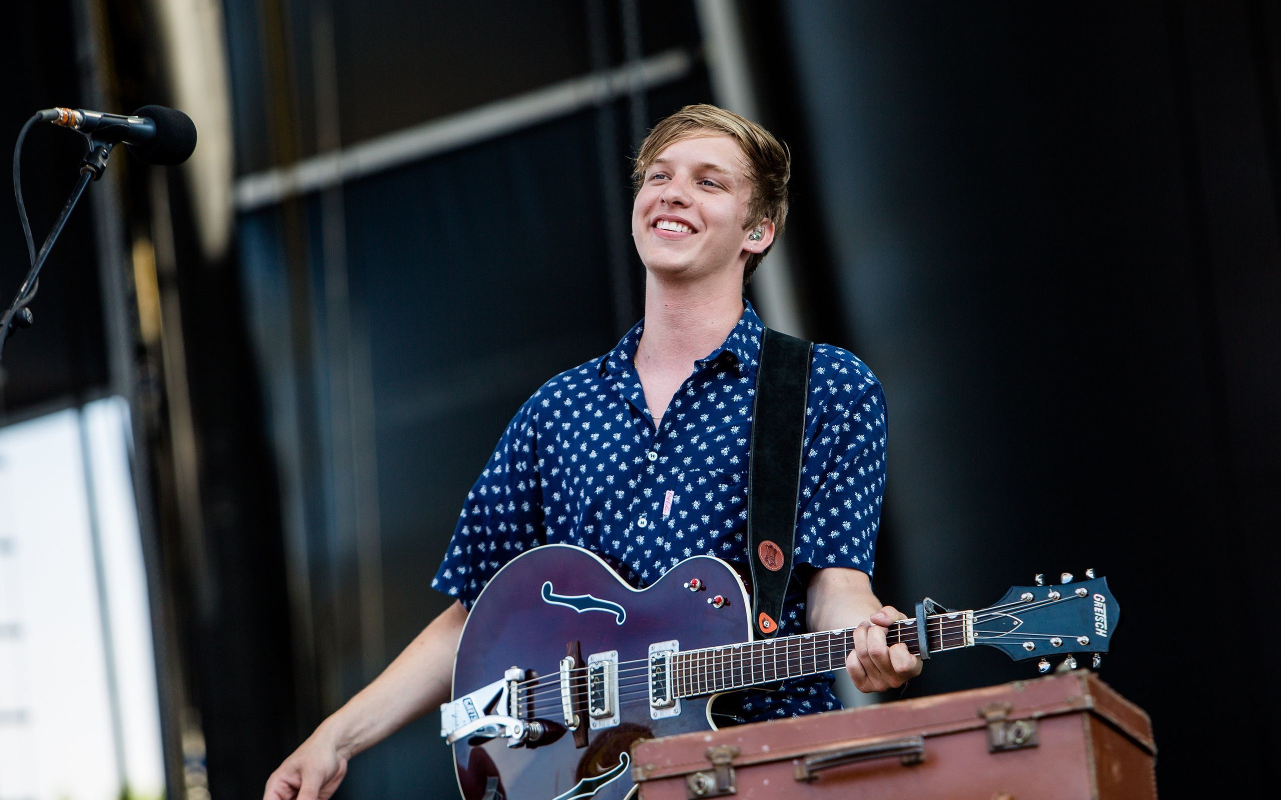 George Ezra Wallpapers 2560x1600