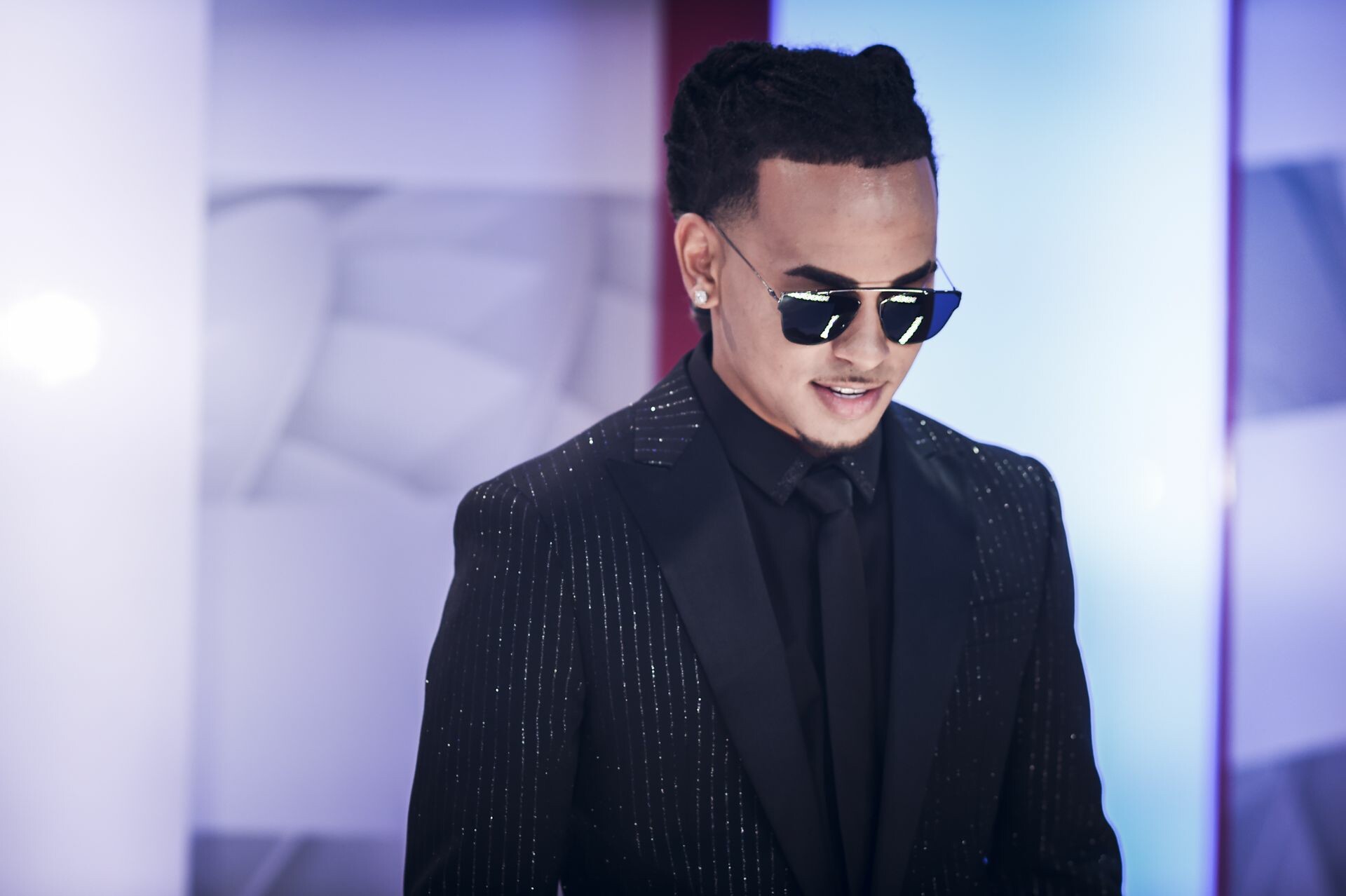 Latin Grammy 2019, Ozuna Wallpaper, 1920x1280 HD Desktop