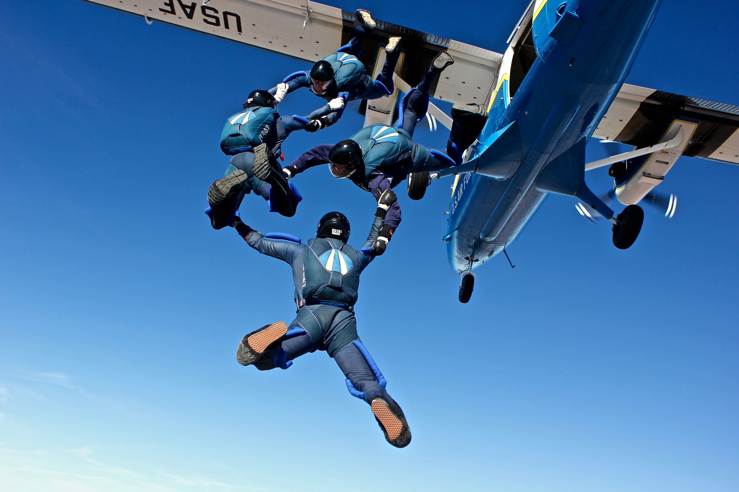 Tandem jumping, Air Sports Wallpaper, 2560x1710 HD Desktop