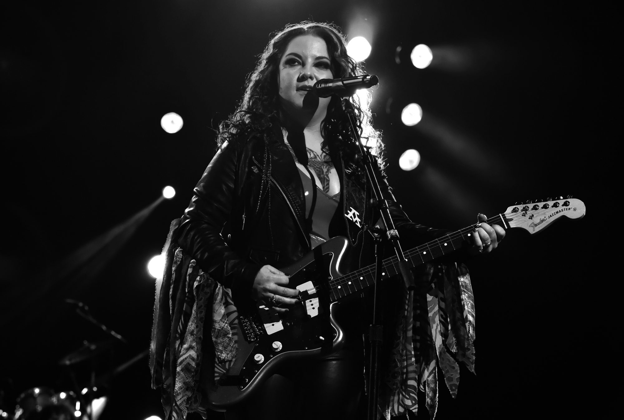 Ashley McBryde, Amazing Grace performance, The Ryman, Nashville, 2000x1350 HD Desktop