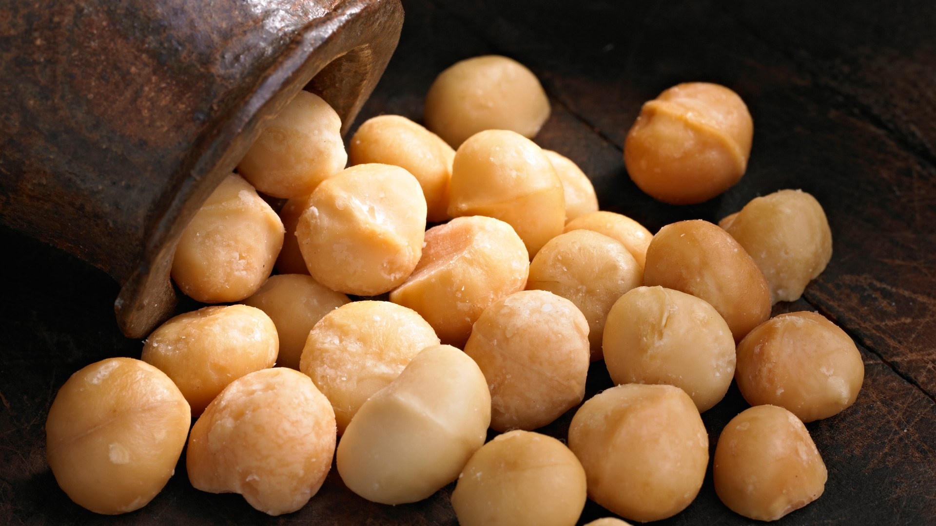 Cinnamon macadamias, Superfood snack, Healthy indulgence, Delicious flavors, 1920x1080 Full HD Desktop