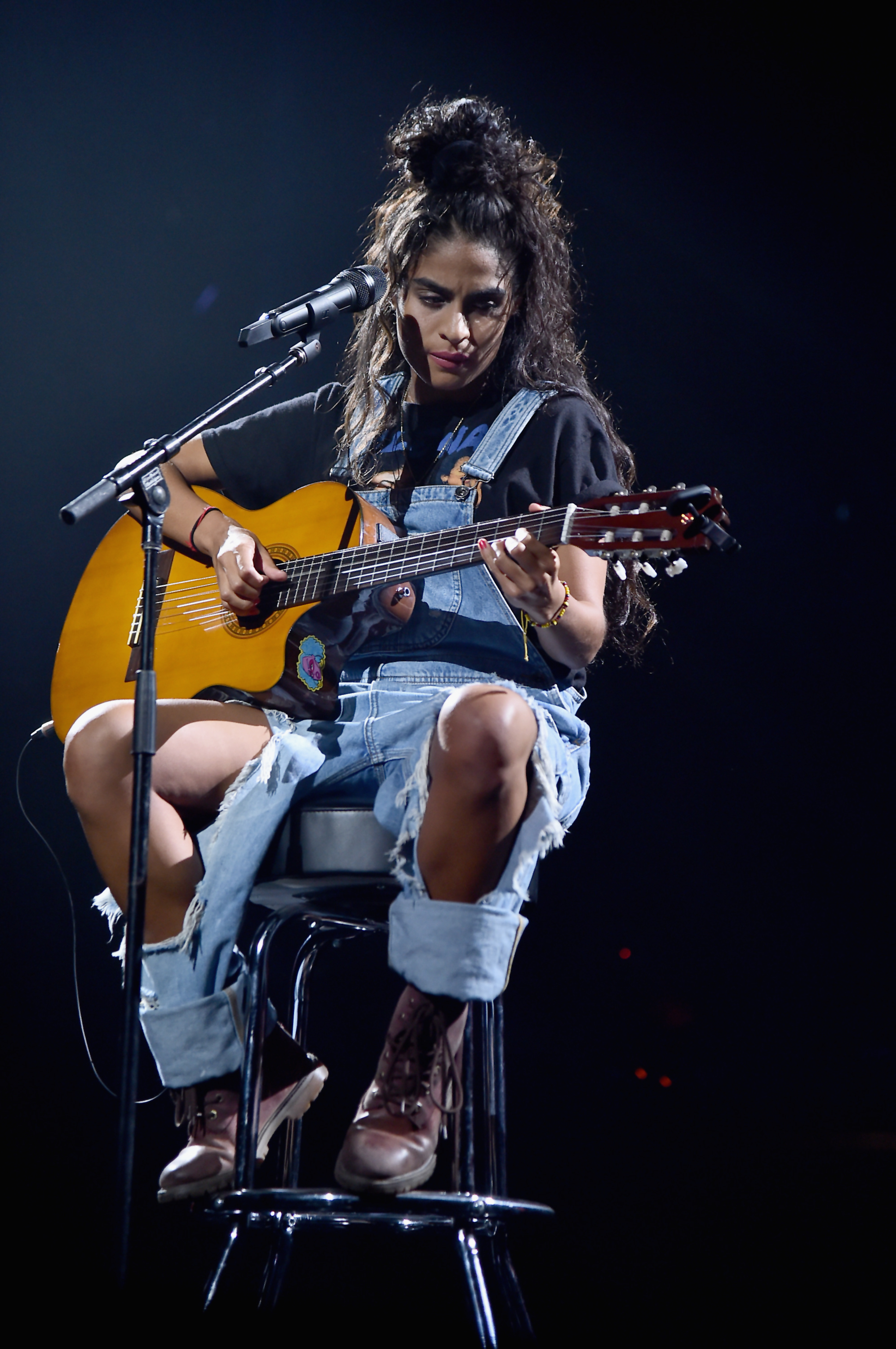 Jessie Reyez, Haunting performance, Toronto singer, Emotional connection, 2000x3000 HD Phone