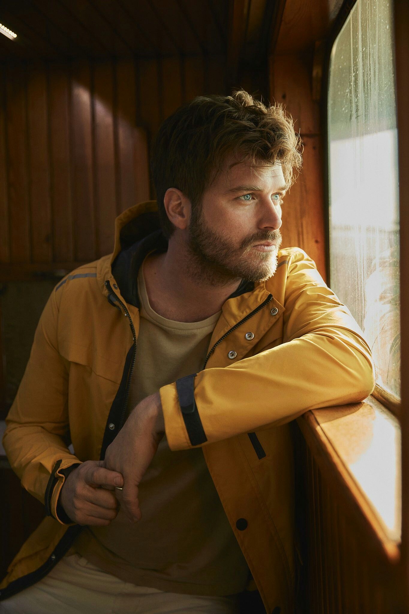 Kivanc Tatlitug, Kivanc Tatlitug, Turkish Actors, Kurt Seyit Ve Ura, 1370x2050 HD Phone