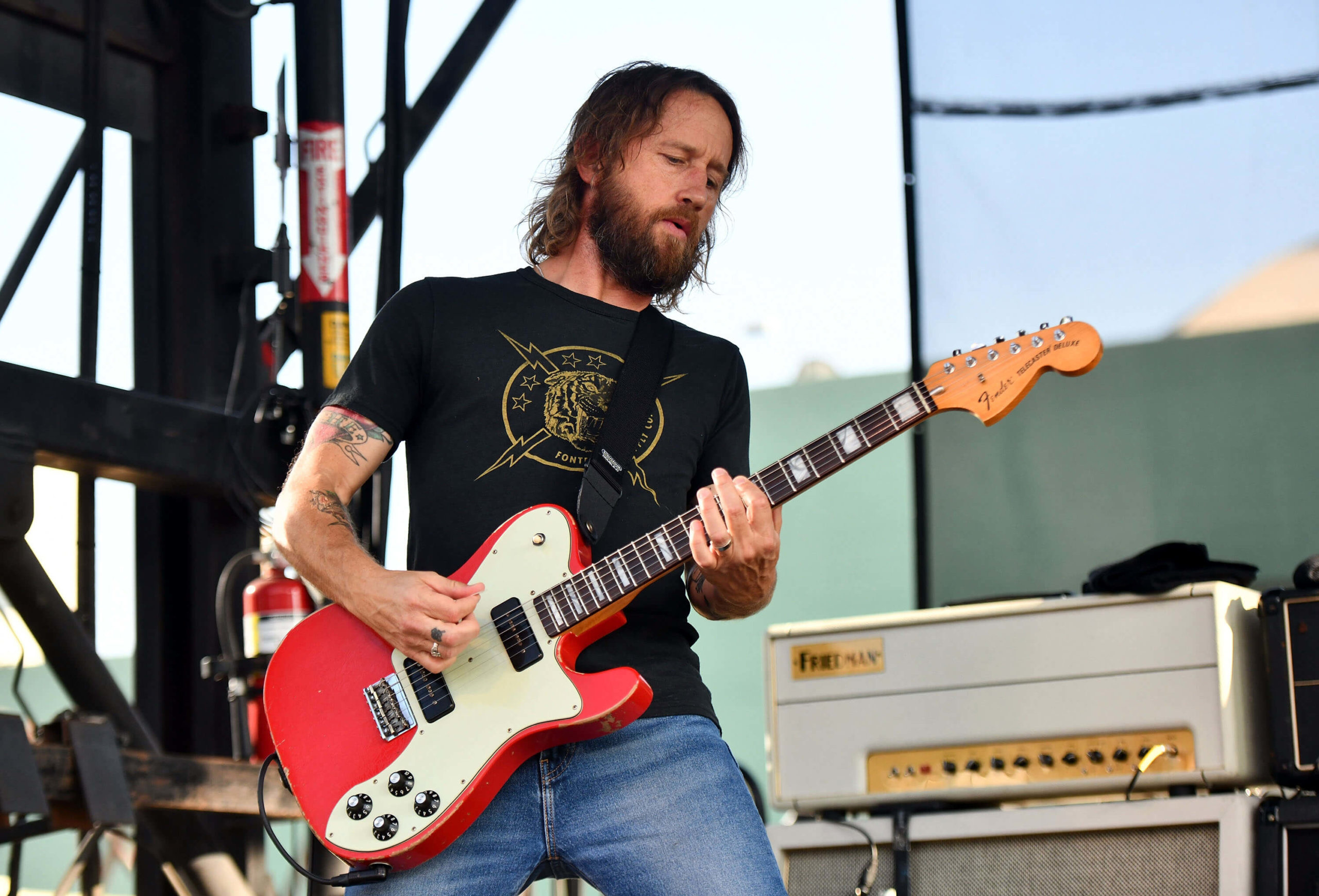 Chris Shiflett, P-90 pickups, Iconic sound, Guitarist, 2560x1750 HD Desktop