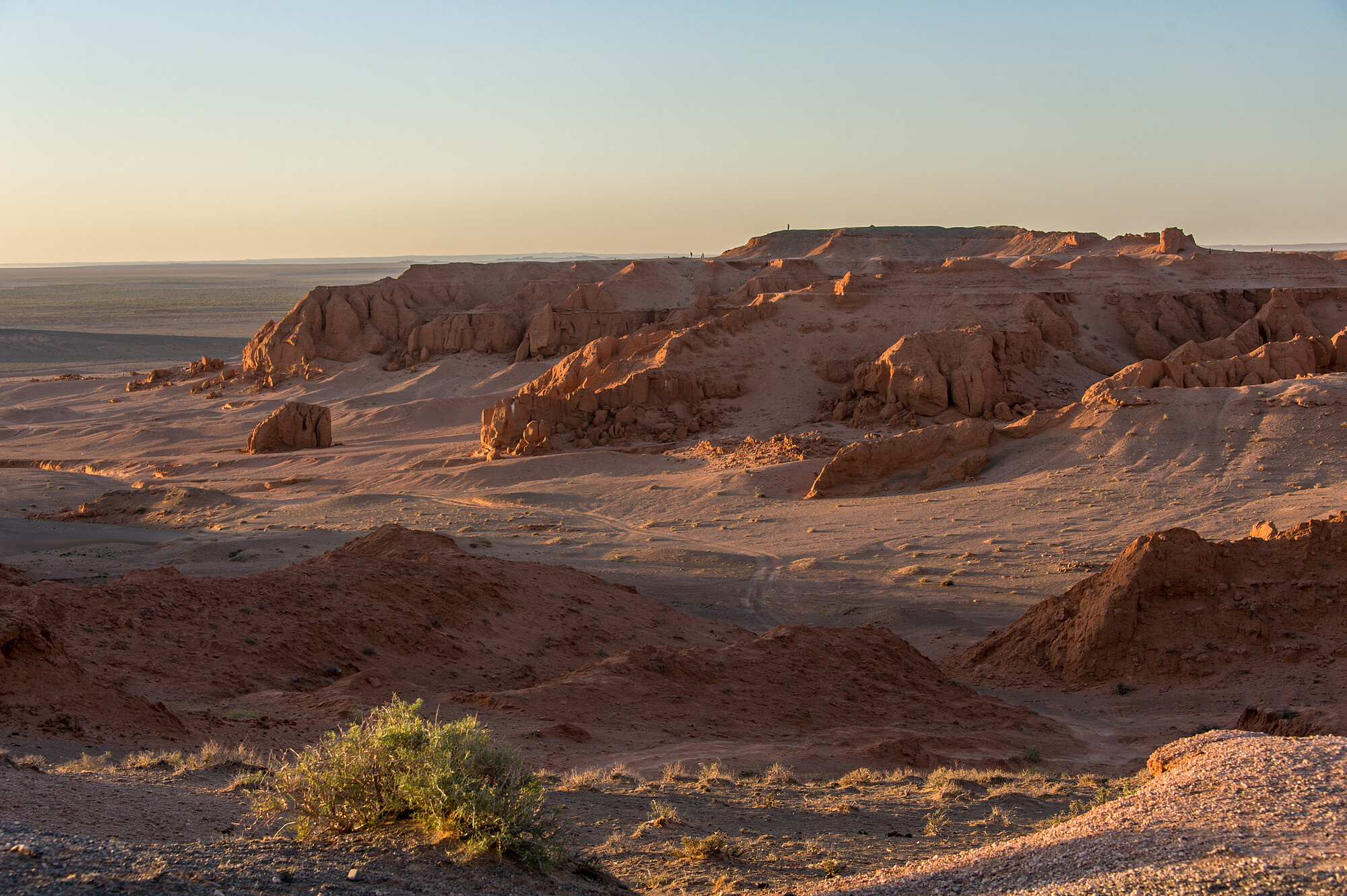 Gobi Desert, Flaming cliffs camp, Mongolia expedition, Cross-desert adventure, 2000x1340 HD Desktop