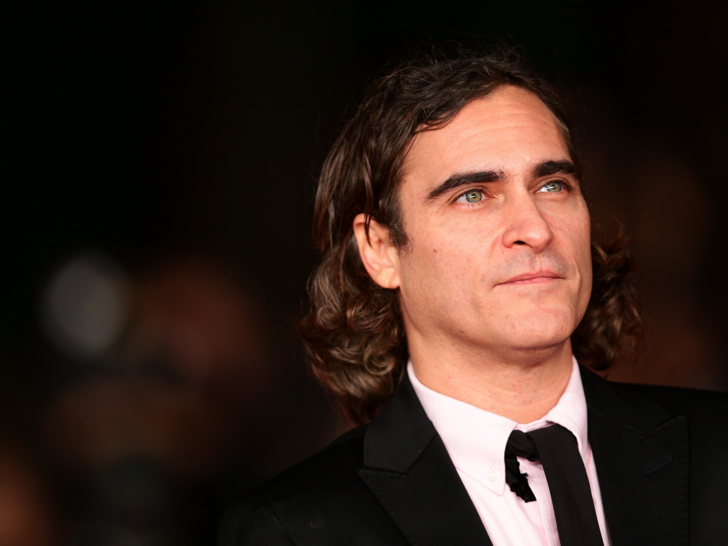 Joaquin Phoenix, Intense acting, Impressive wallpaper, Celebrity admiration, 2400x1800 HD Desktop