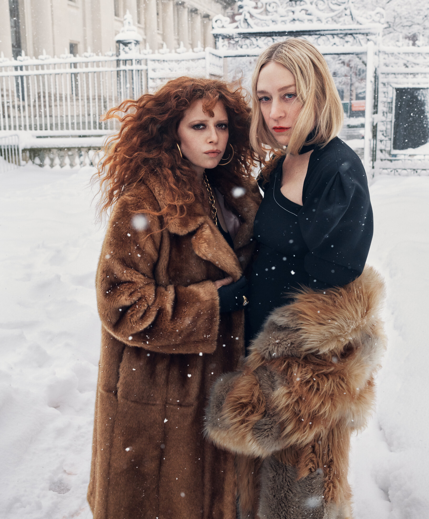 Natasha Lyonne, Chlo Sevigny, Best friends forever, The New York Times, 1800x2180 HD Phone