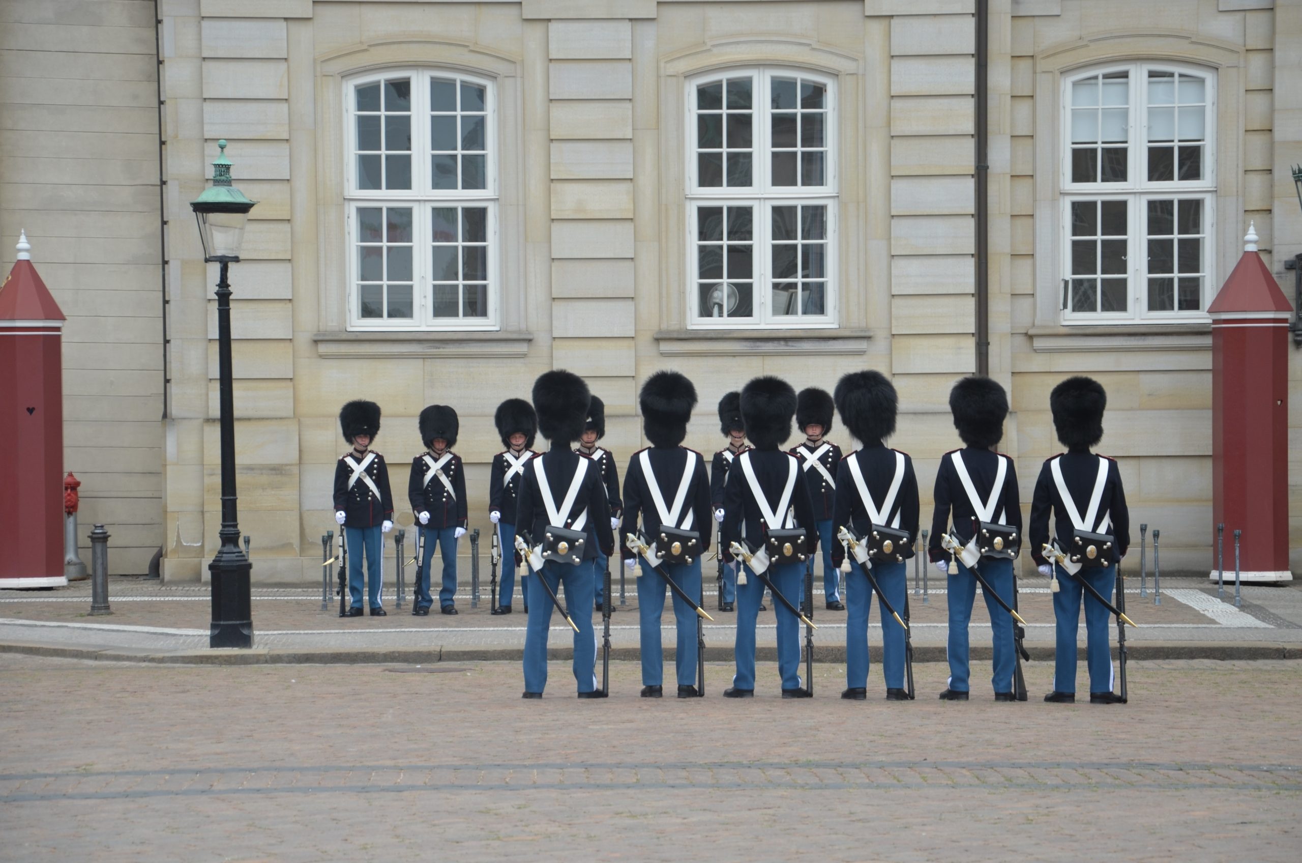 Amalienborg Palace, New Year's Address, Queen of Denmark, Royal Tradition, 2560x1700 HD Desktop