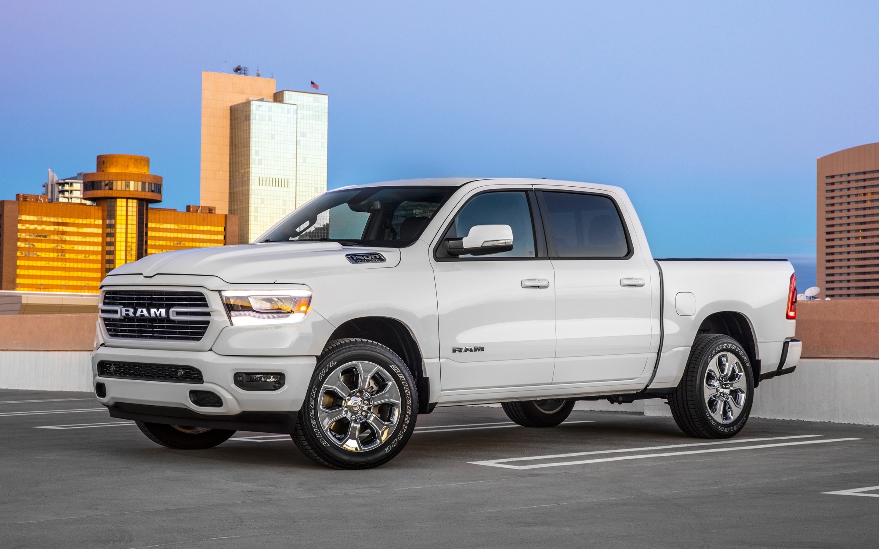 Ram 1500, Dodge crew cab 2019, Auto, 2880x1800 HD Desktop