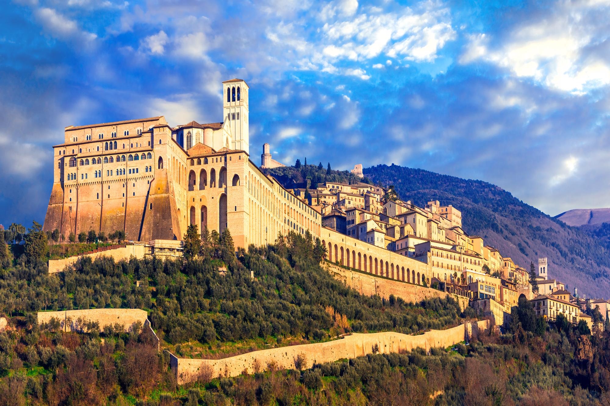 Trekking in Assisi, St. Francis trail, 2000x1340 HD Desktop