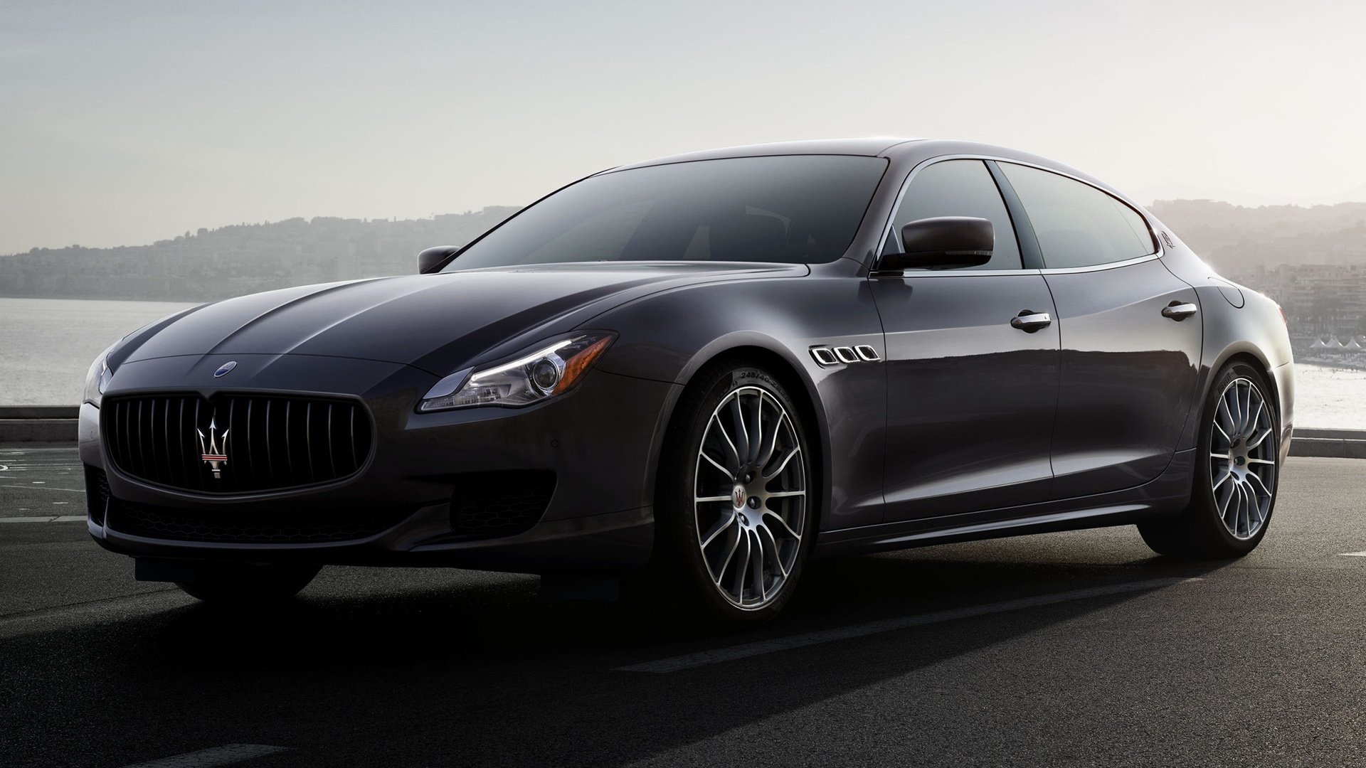 Maserati Quattroporte, 2013 model, Classic elegance, Italian luxury, 1920x1080 Full HD Desktop