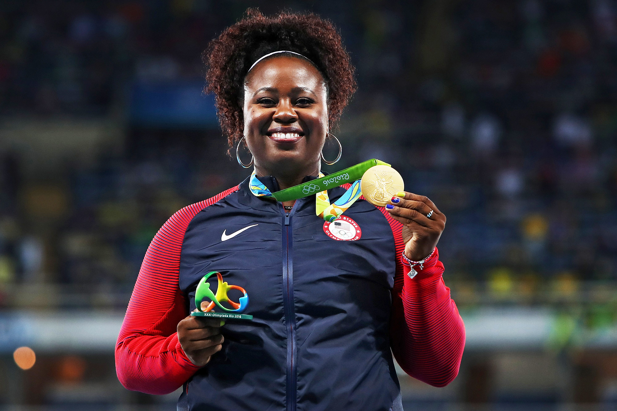 Olympic gold medal, Michelle Carter (Athlete) Wallpaper, 2000x1340 HD Desktop