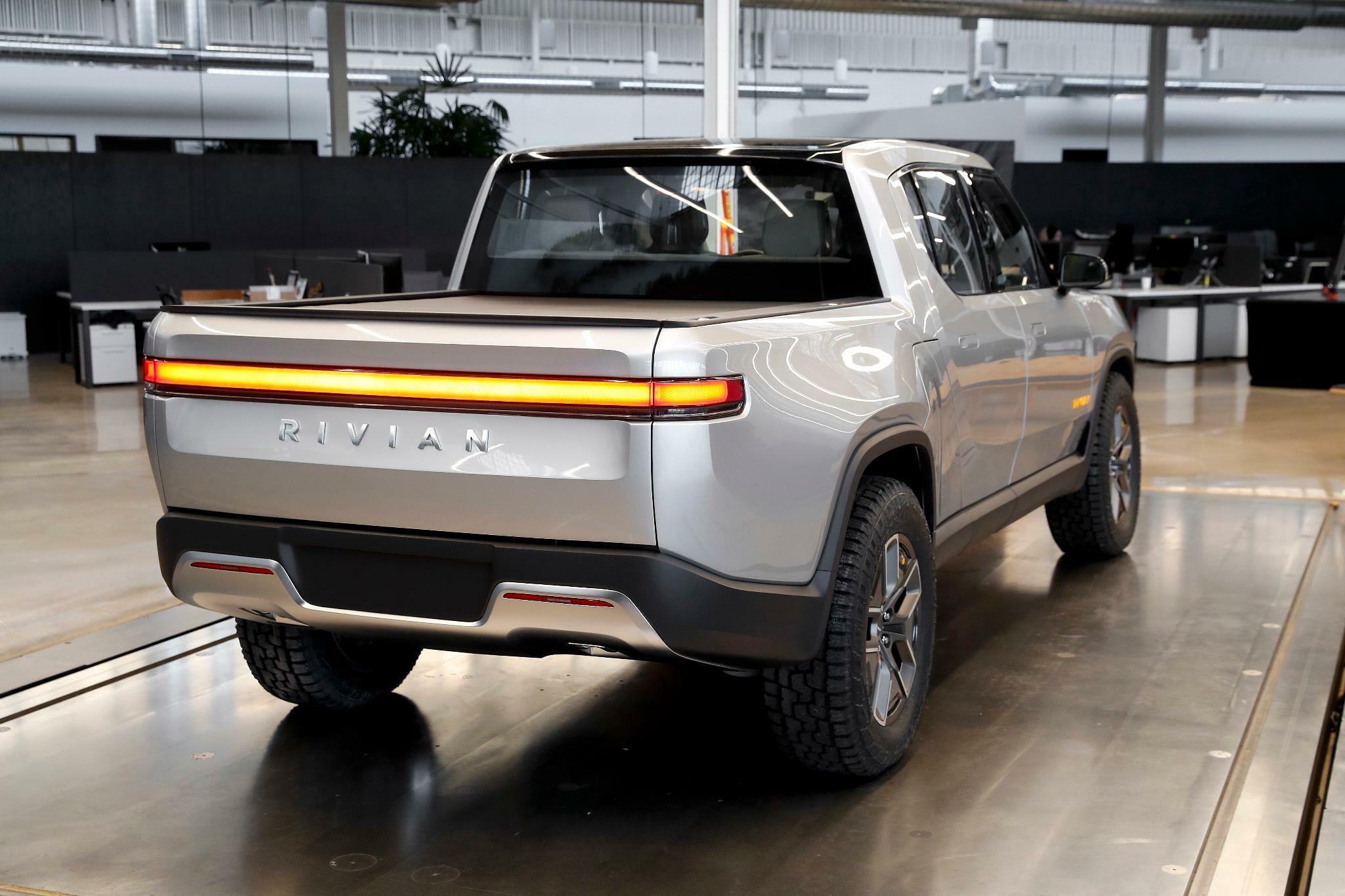 Showroom, Rivian Automotive Wallpaper, 2050x1370 HD Desktop