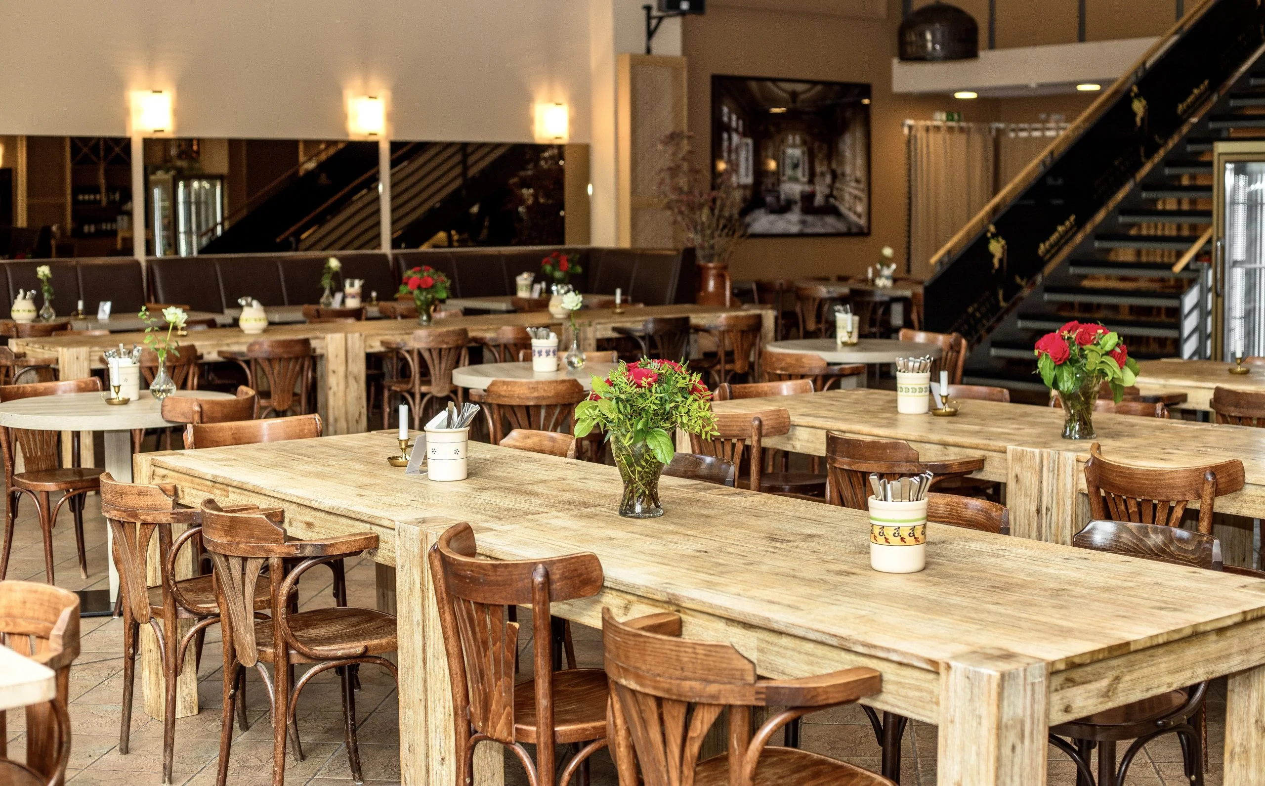 Famous Berlin cafe, Riverside location, Vibrant atmosphere, Local favorite, 2560x1590 HD Desktop