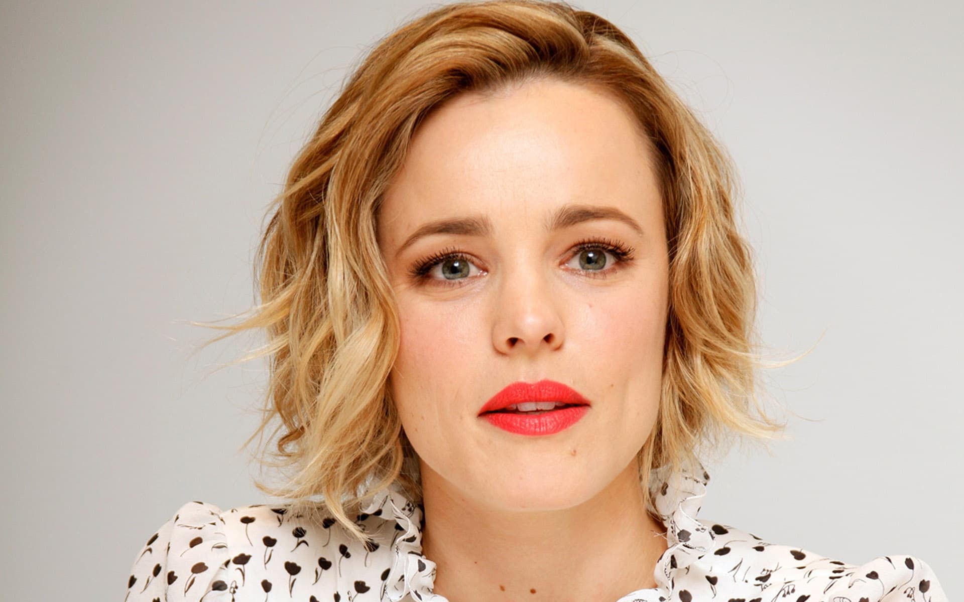 Rachel McAdams, HD wallpaper, Radiant smile, Captivating beauty, 1920x1200 HD Desktop