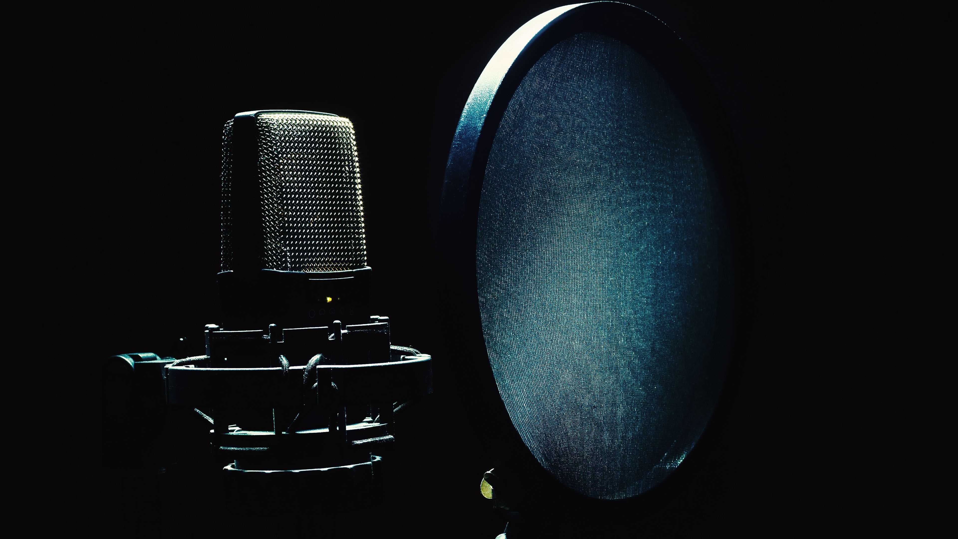 Microphone with pop filter, Dark music background, Latest technology showcase, Inspiring words, 3840x2160 4K Desktop