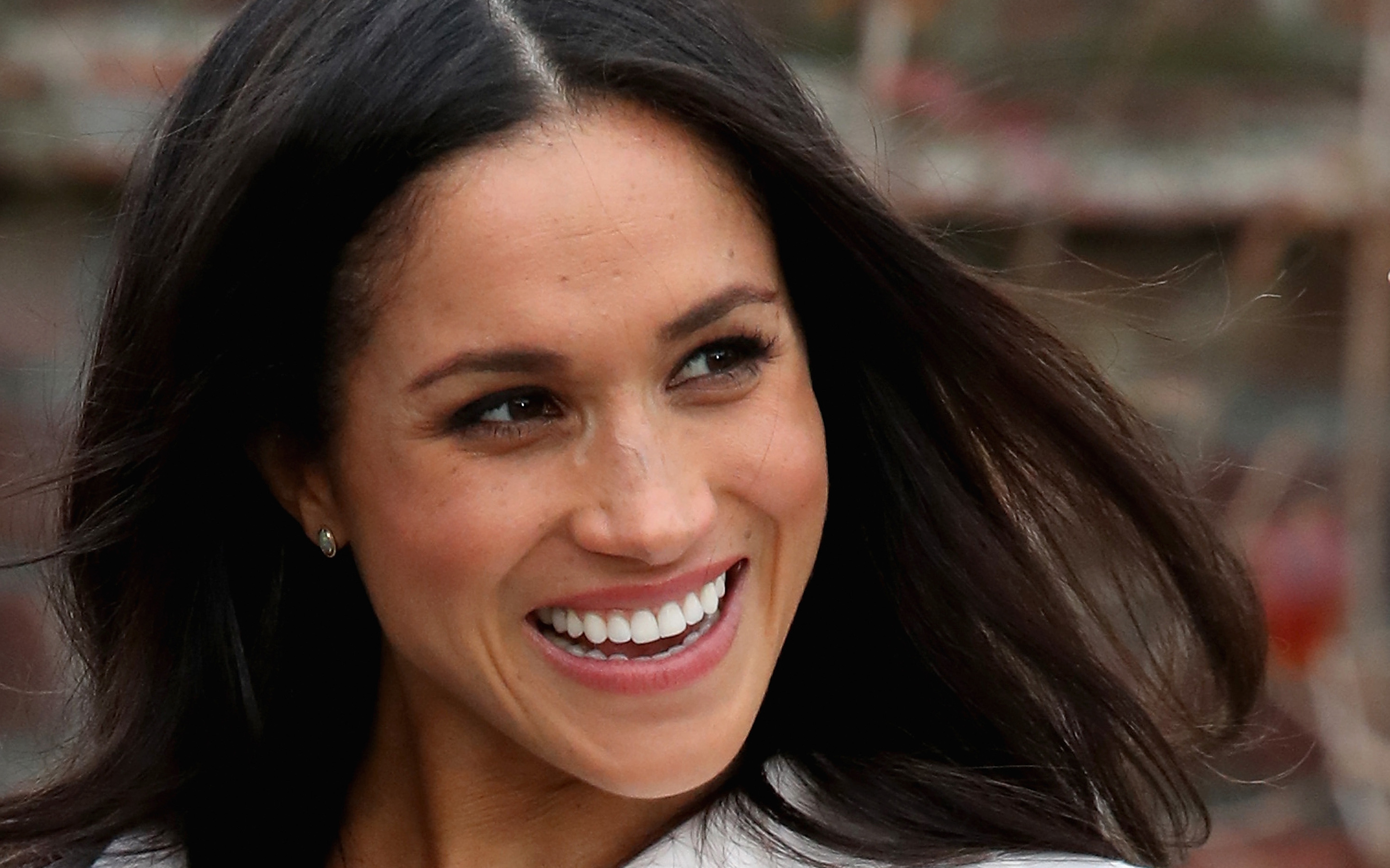 Meghan Markle, Hollywood actress, Portrait photoshoot, Brunette beauty, 2880x1800 HD Desktop