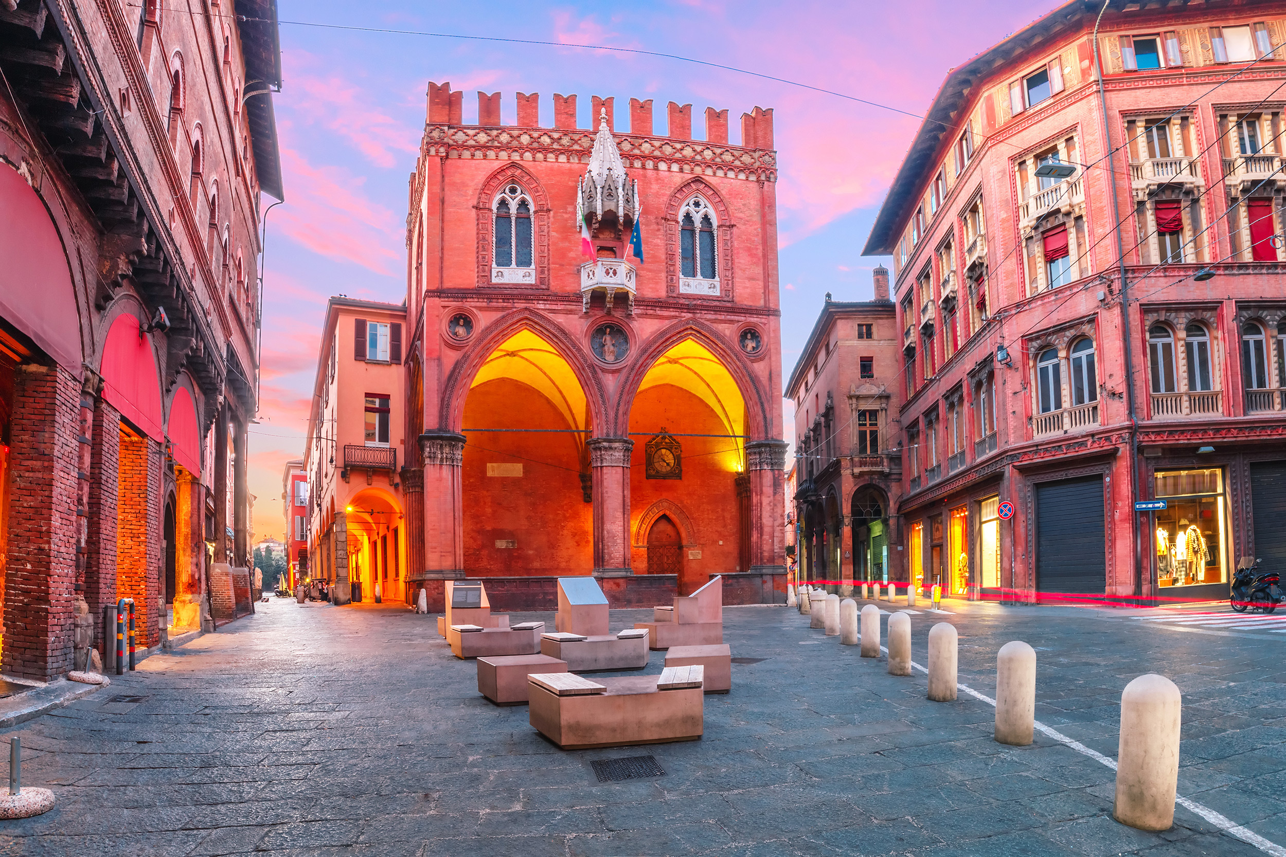 Palazzo della Mercanzia, Bologna Wallpaper, 2500x1670 HD Desktop
