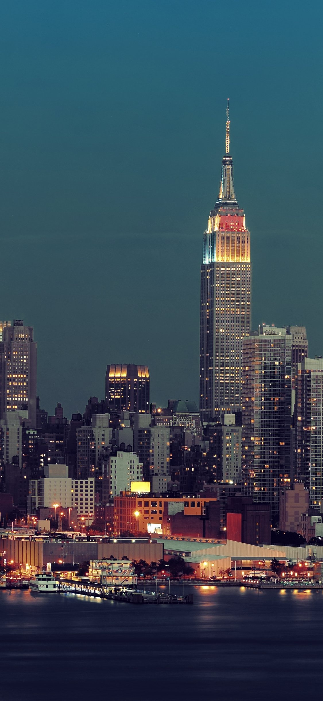 Manhattan (Travels), Man-made Manhattan, Urban marvels, City infrastructure, 1130x2440 HD Phone