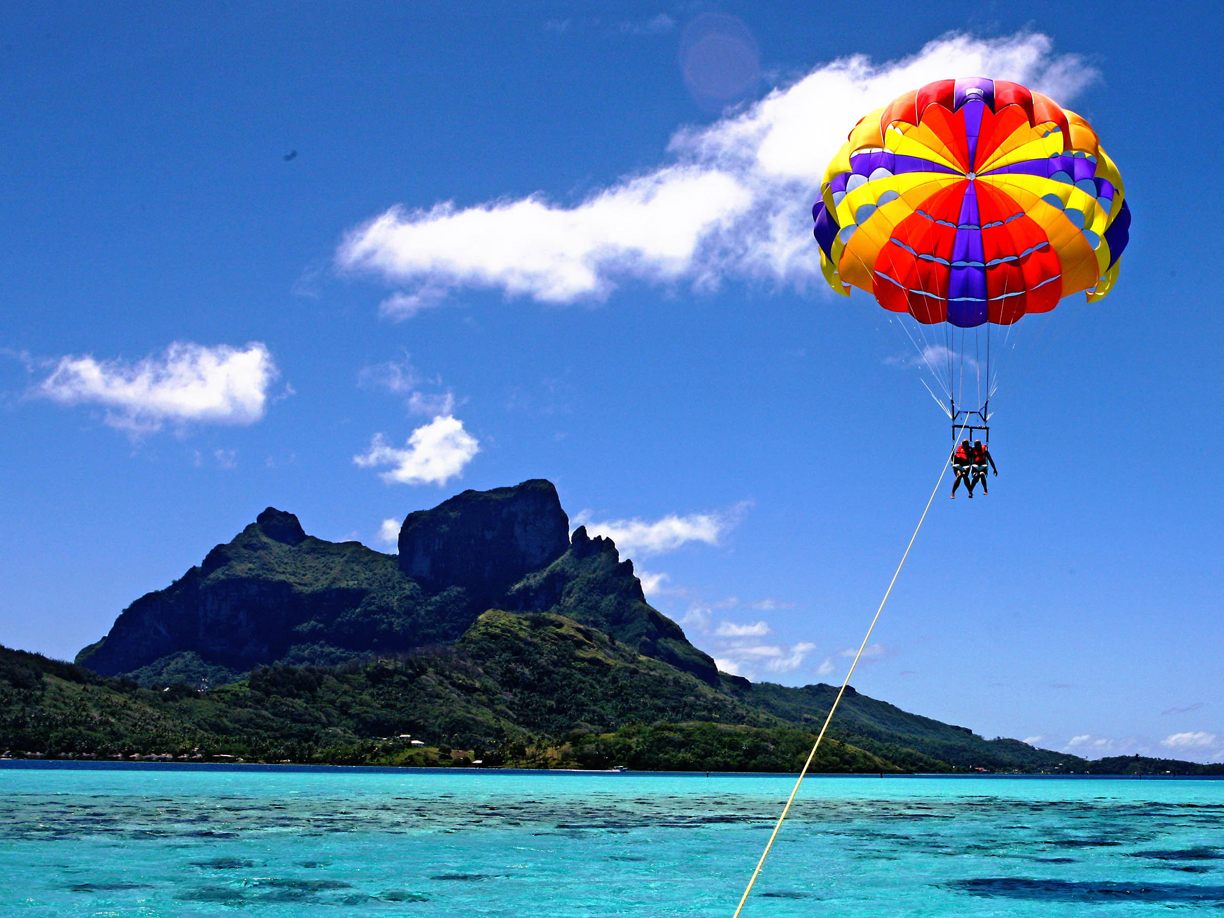 Bora Bora parasailing, Island paradise, Thrilling adventure, Official website, 2400x1800 HD Desktop