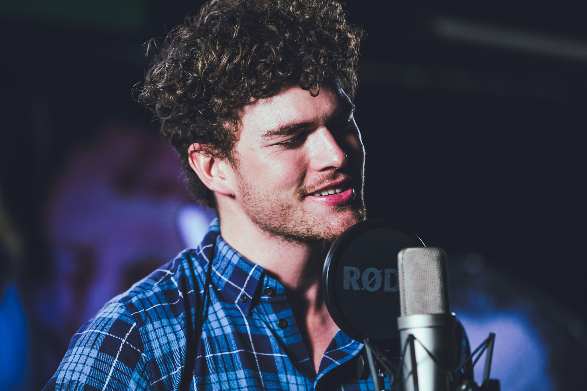 Vance Joy (Music), Popular radio station, Maximum music, Catchy tunes, 2050x1370 HD Desktop