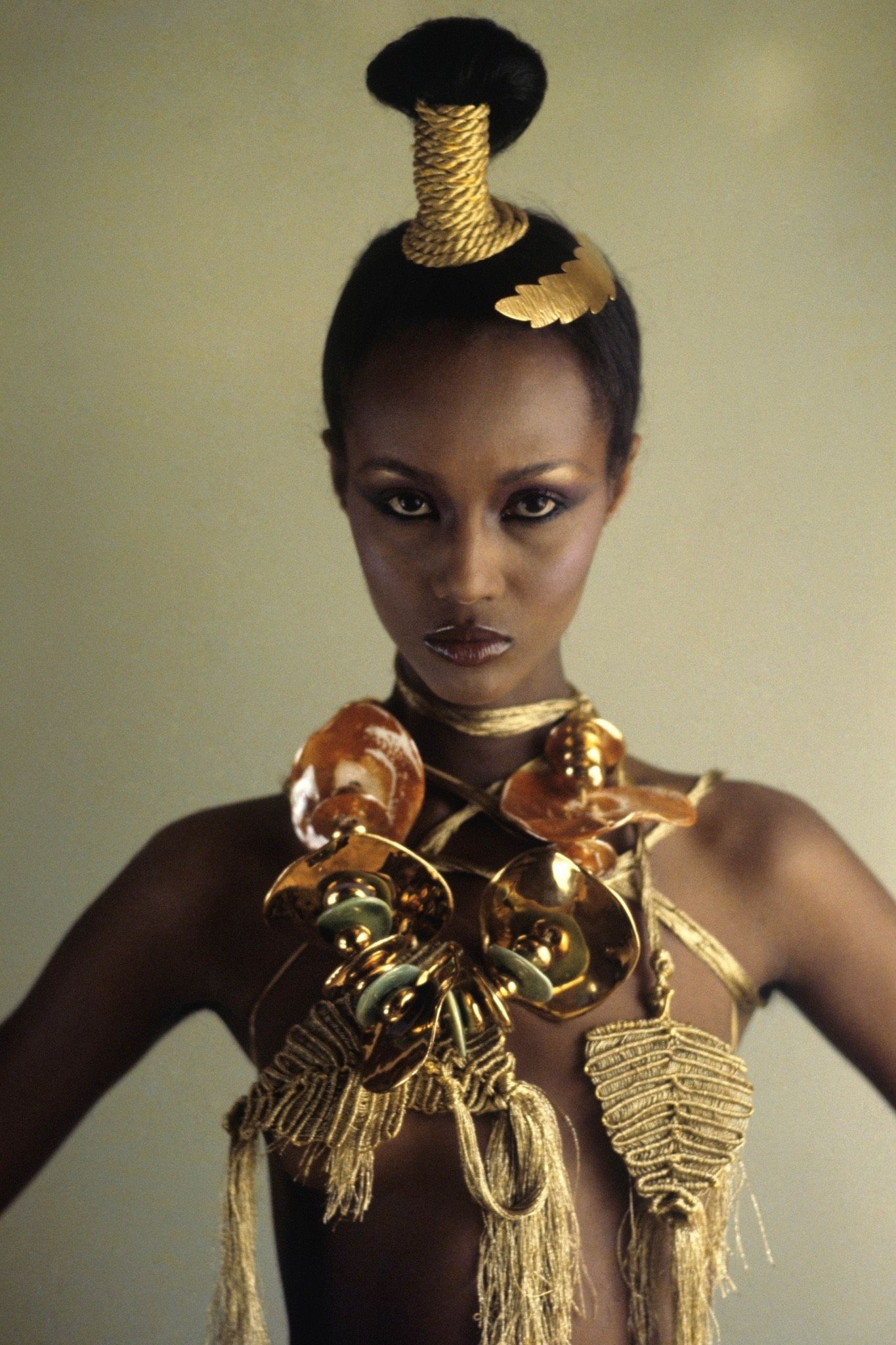 Iman, Mary McFadden, Supermodel icon, Black beauties, 1370x2050 HD Phone