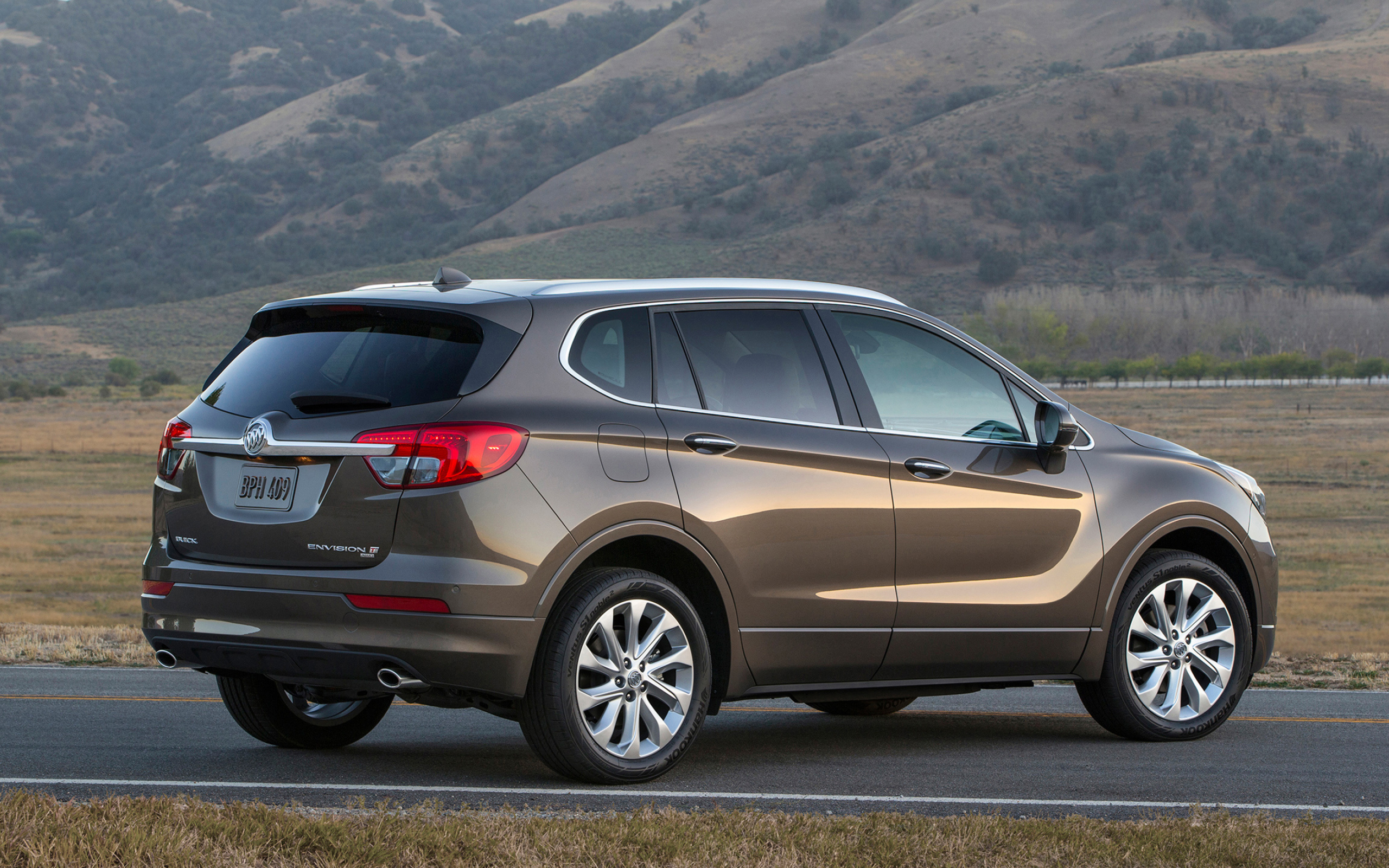 Buick Envision, Luxury crossover, 4K wallpapers, Automotive elegance, 2560x1600 HD Desktop