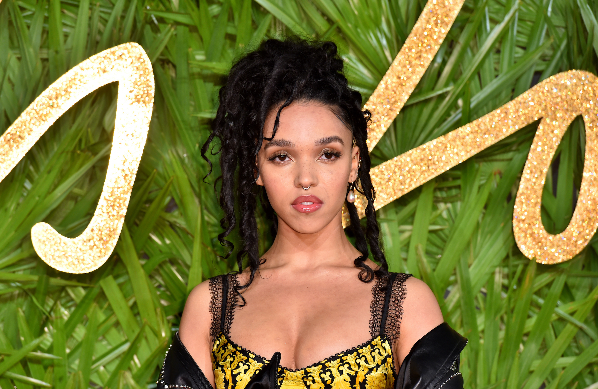 FKA Twigs, Real name, Music artist, Identity, 2000x1310 HD Desktop