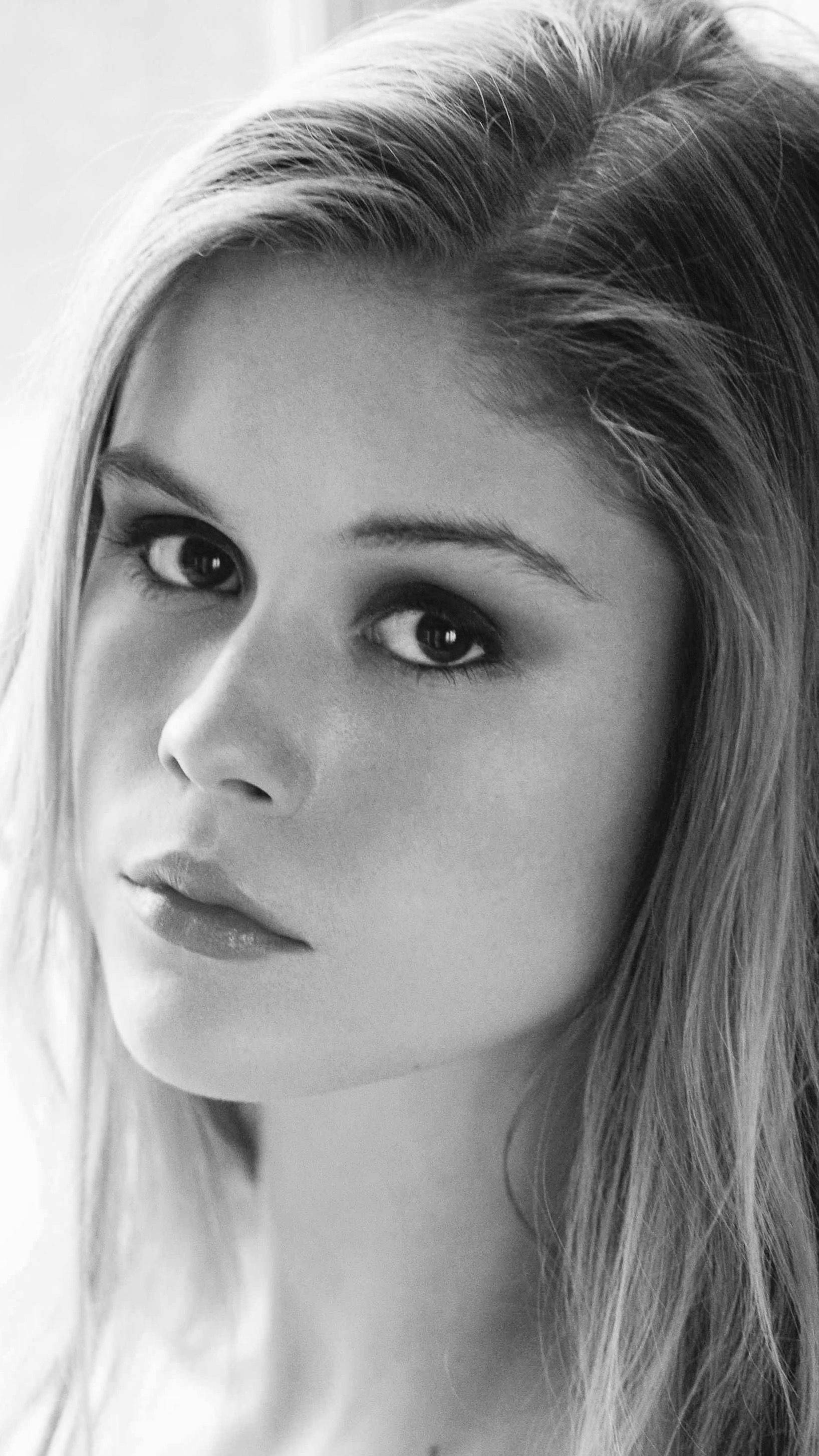 Erin Moriarty, Blonde hair, Brown eyes, TV shows, 1640x2910 HD Phone