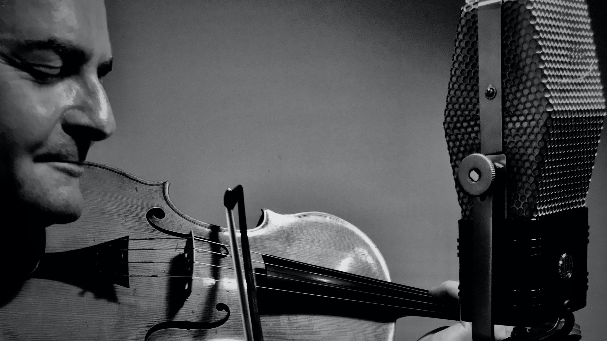 Spooky viola harmonics, Haunting melodies, Eerie sounds, Pianobook, 2500x1410 HD Desktop