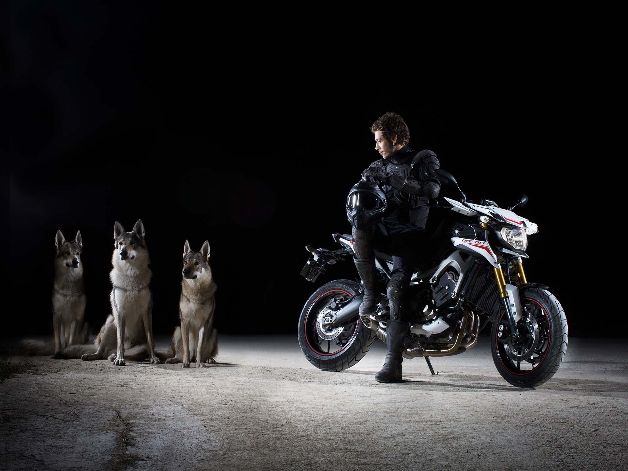 Yamaha MT-09, Hoon asphalt, Street rally, Three cylinders, 2000x1500 HD Desktop