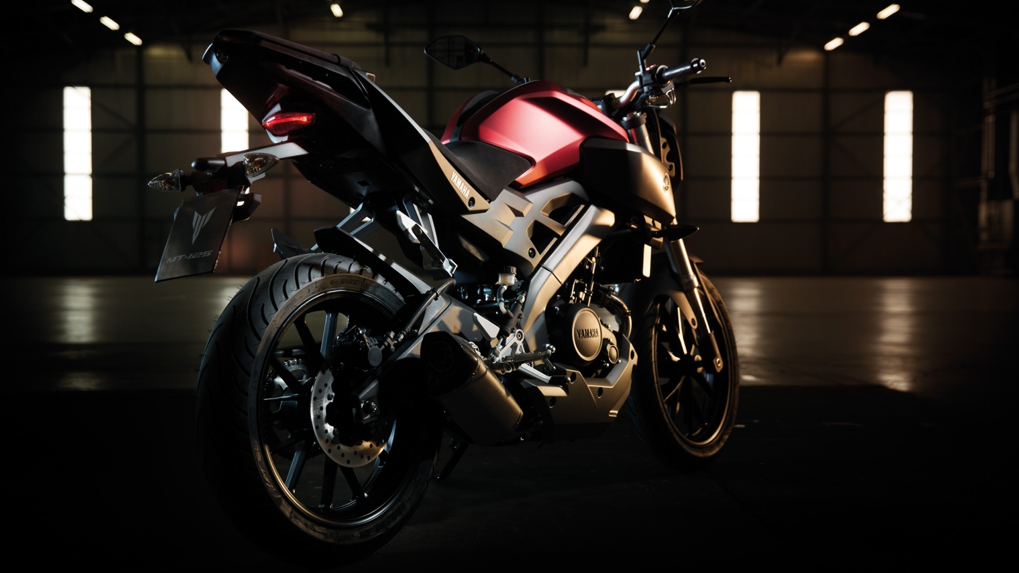 Yamaha MT-125, Urban explorer, Agile performance, Striking aesthetics, 2000x1130 HD Desktop