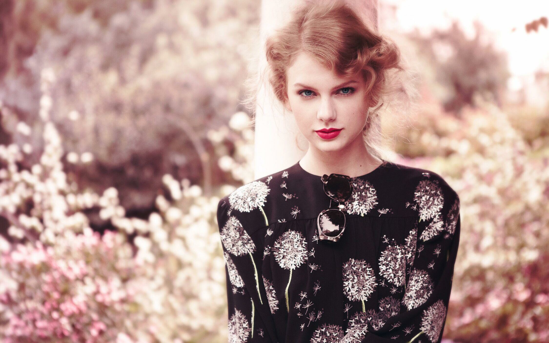 Teen Vogue 2011, Taylor Swift Wallpaper, 2250x1410 HD Desktop