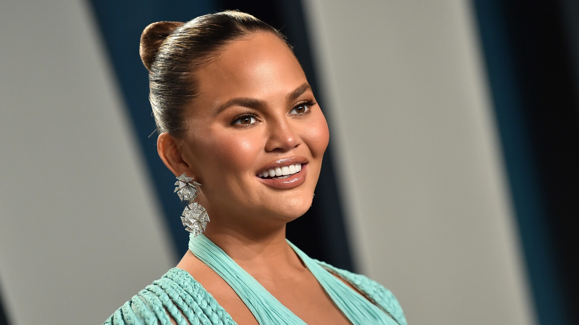 Chrissy Teigen, Celebs, Social media exhaustion, Candid thoughts, 1920x1080 Full HD Desktop