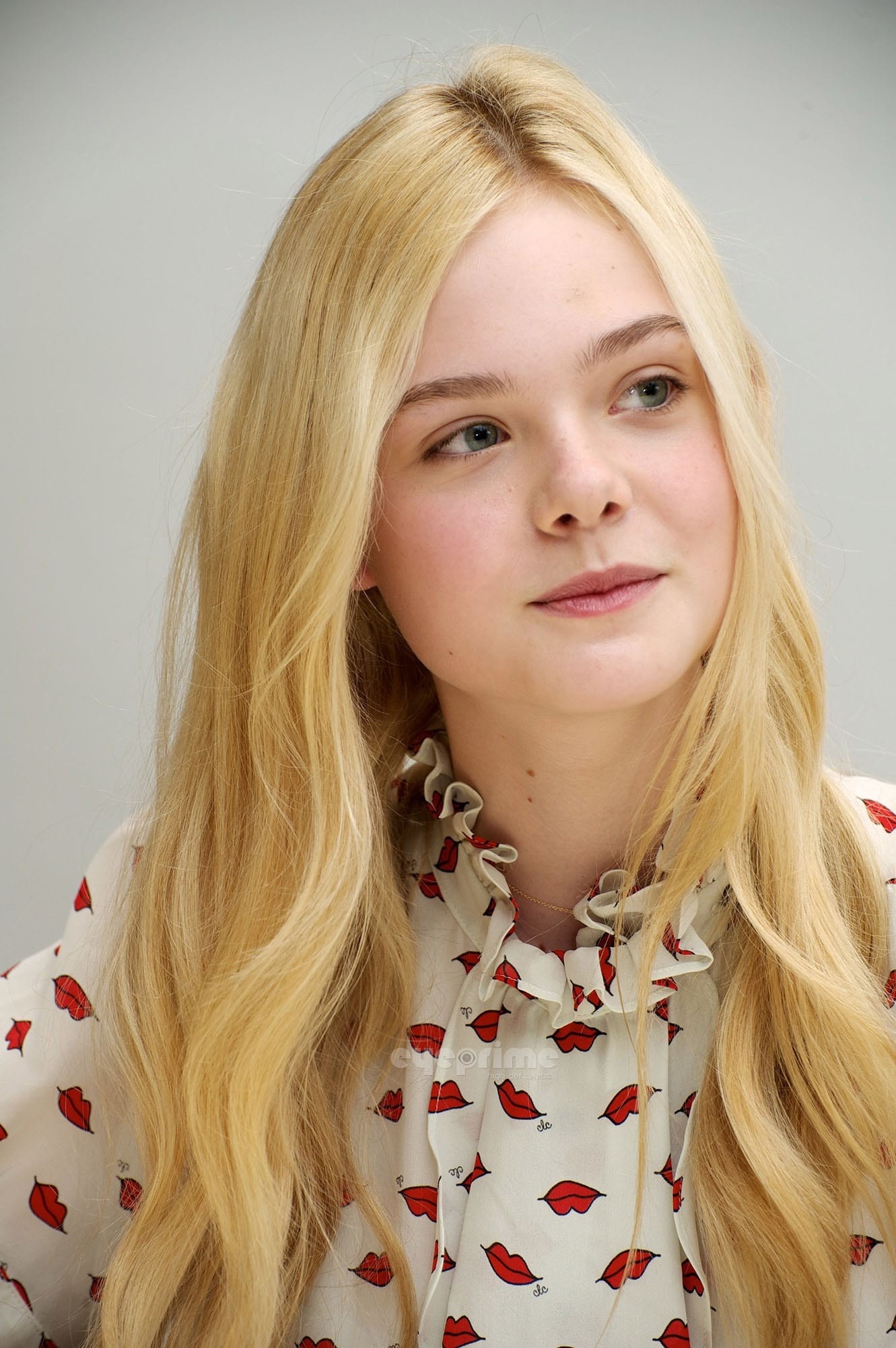 Elle Fanning, Versatile actress, Rising star, Impressive filmography, 1340x2000 HD Phone