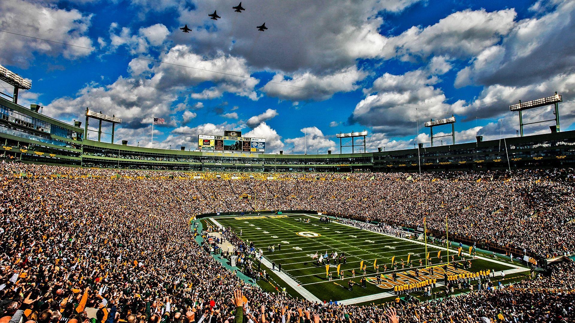 Green Bay, Lambeau Field, Football excitement, Stadium atmosphere, 1920x1080 Full HD Desktop