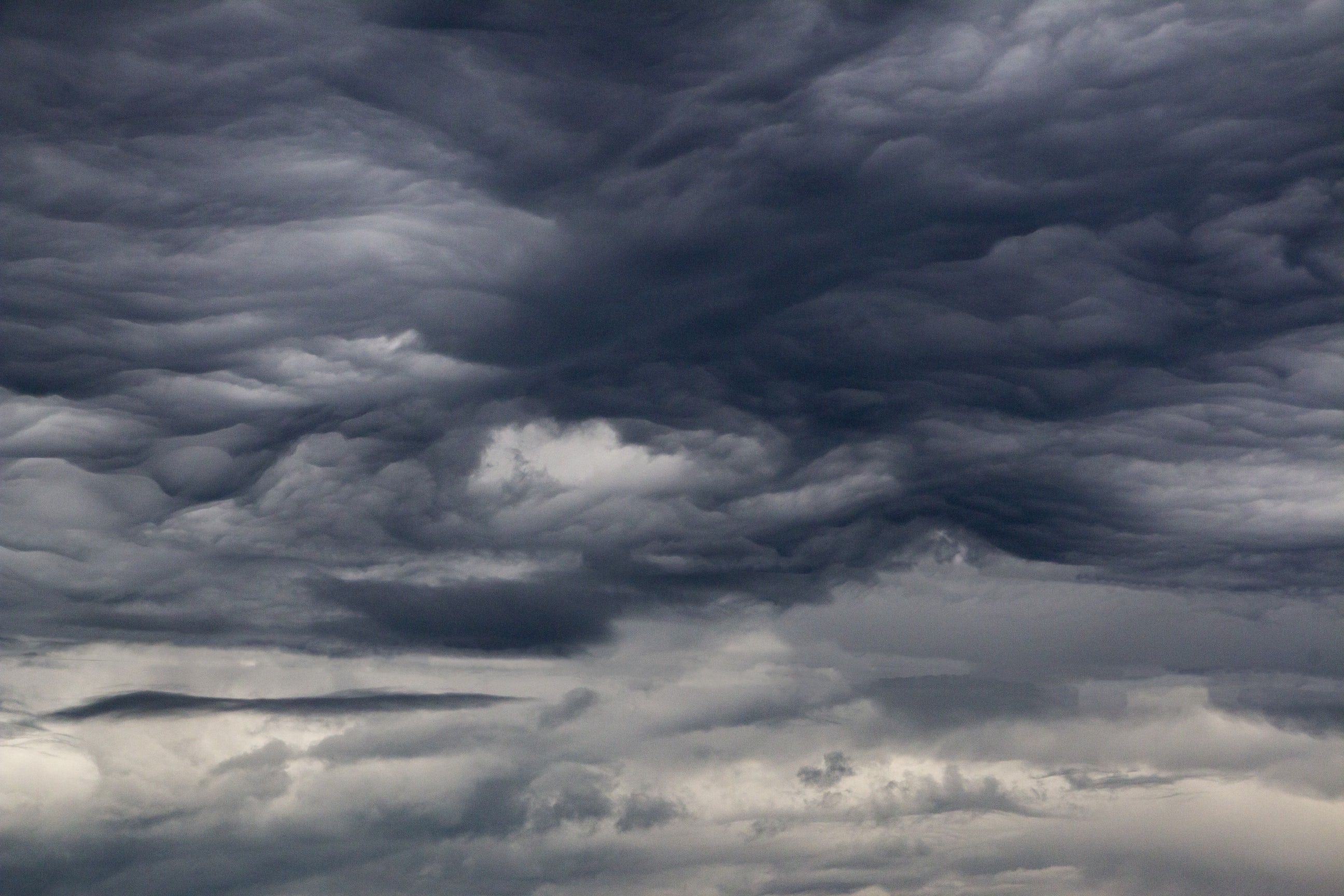 Gray Cloudy Sky, Nature's calming sky, Picturesque sky views, Appreciating nature's beauty, 2600x1730 HD Desktop