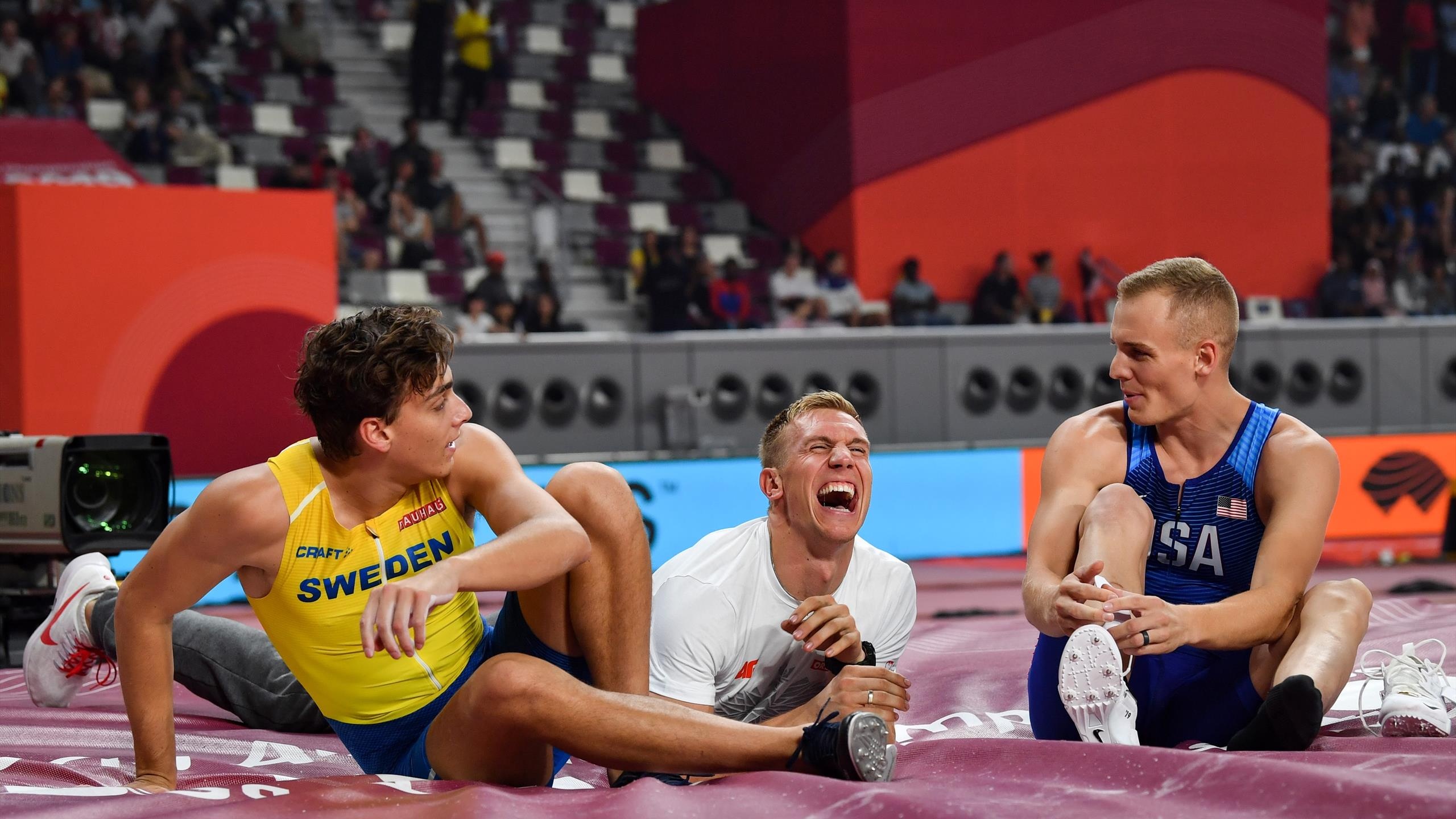 Piotr Lisek, Pole vault champion, Tyczka, Armand Duplantis, 2560x1440 HD Desktop