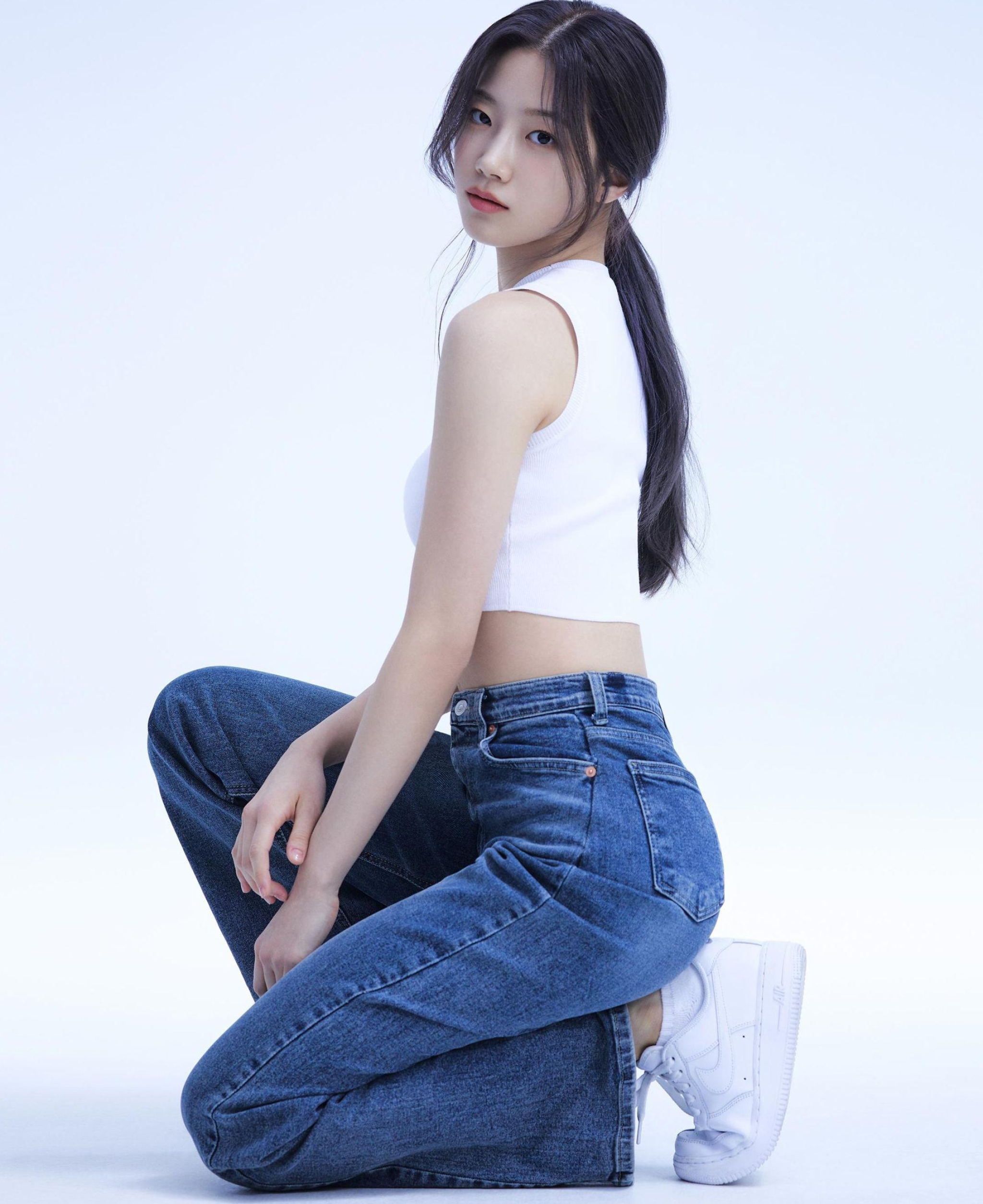 Le Sserafim, Kazuha, Debut profile photos, Rkpop, 2050x2510 HD Phone